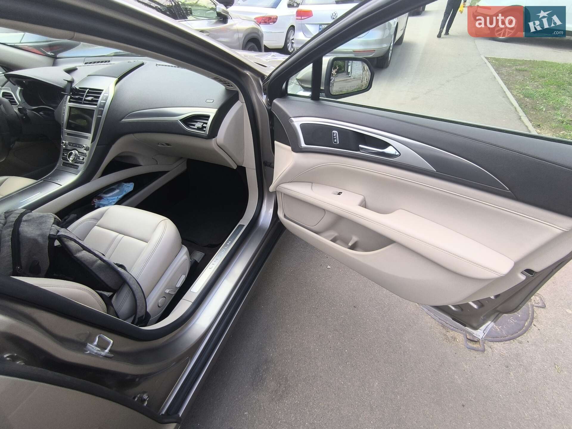 Lincoln MKZ 2019 VIN 3LN6L5A96KR633676 фото оголошення 21 з 38