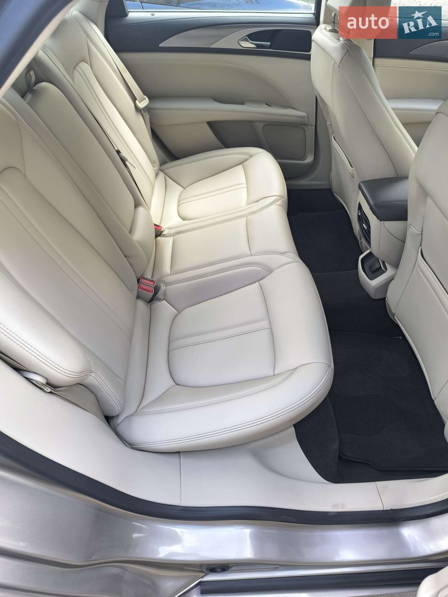 Lincoln MKZ 2019 VIN 3LN6L5A96KR633676 фото оголошення 24 з 38