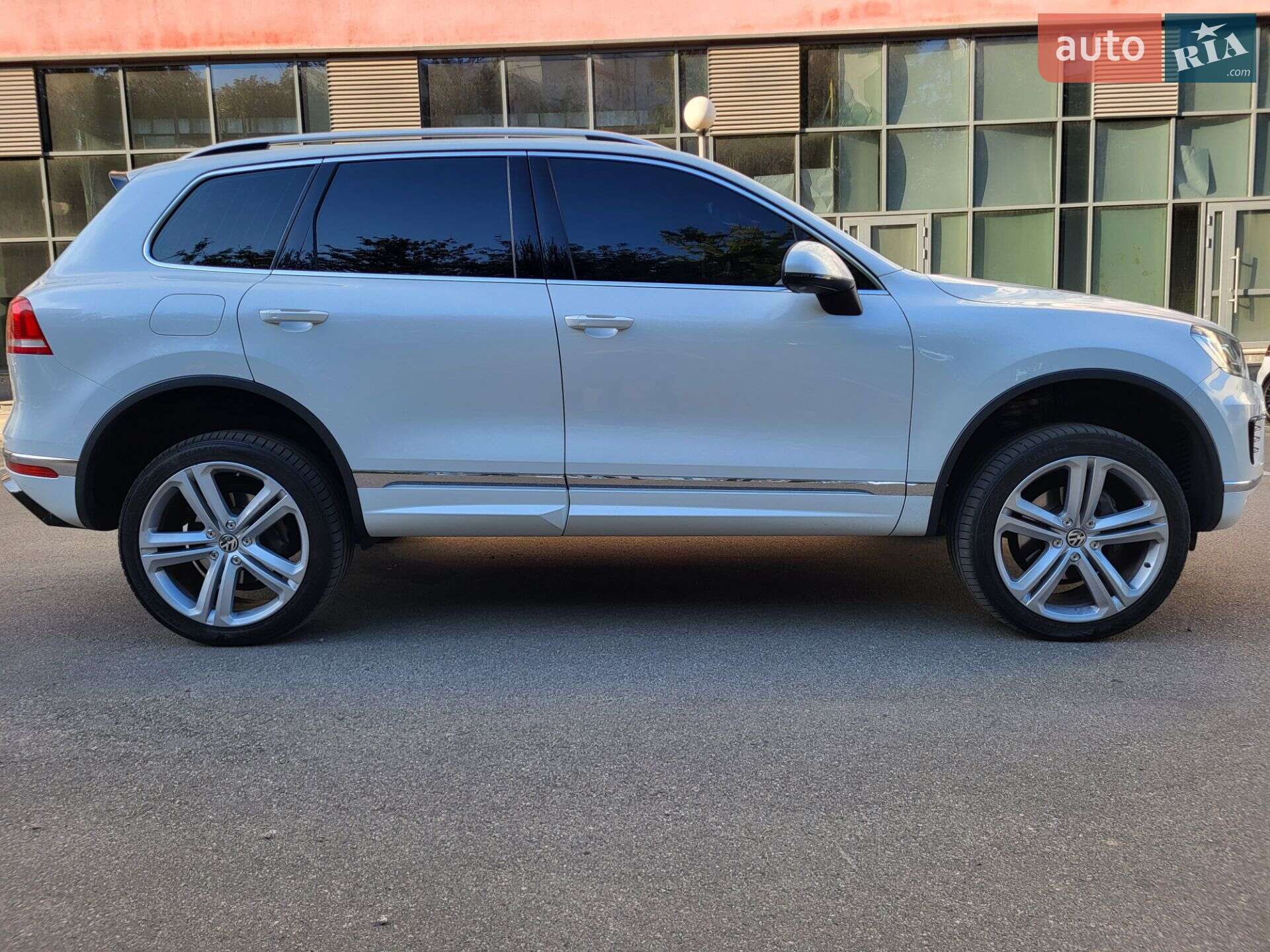 Volkswagen Touareg 2015 VIN WVGZZZ7PZGD004166 фото оголошення 14 з 128