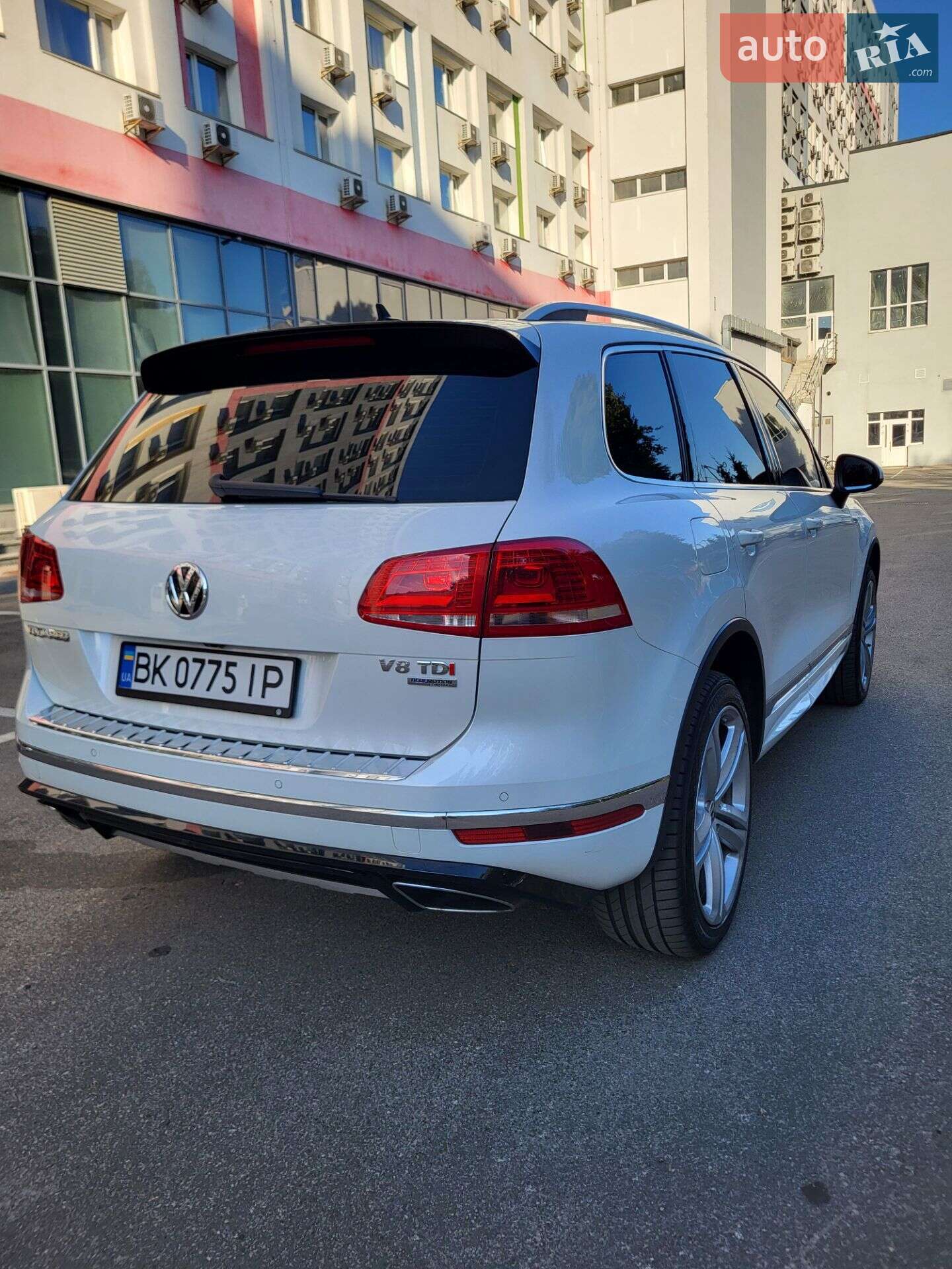 Volkswagen Touareg 2015 VIN WVGZZZ7PZGD004166 фото оголошення 11 з 128