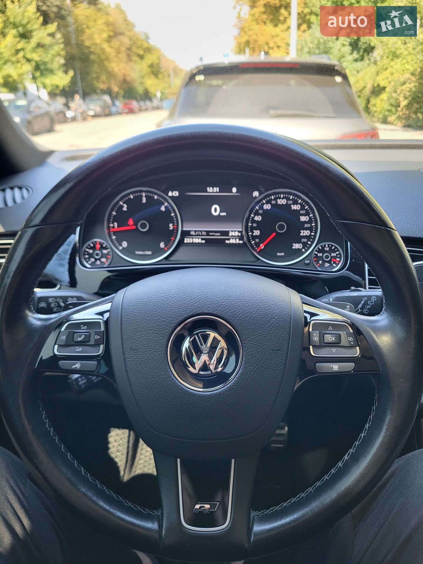 Volkswagen Touareg 2015 VIN WVGZZZ7PZGD004166 фото оголошення 41 з 128