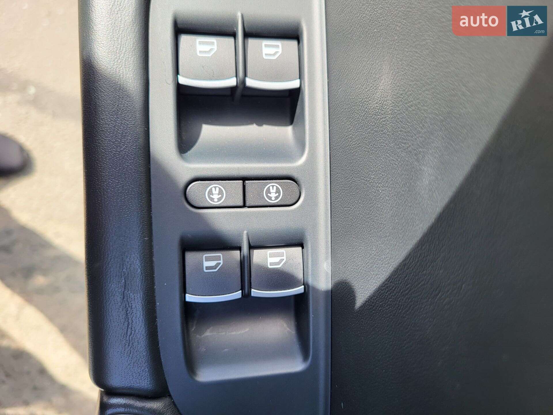 Volkswagen Touareg 2015 VIN WVGZZZ7PZGD004166 фото оголошення 85 з 128