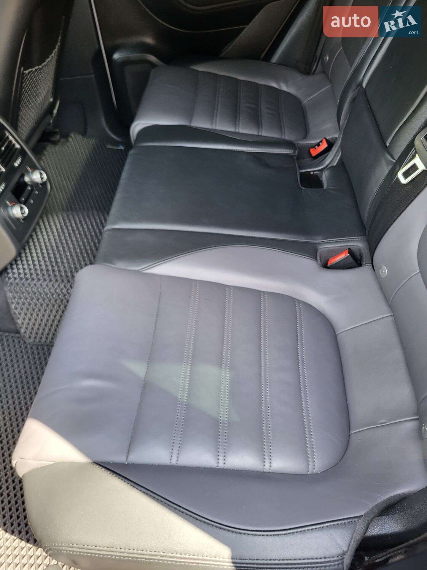 Volkswagen Touareg 2015 VIN WVGZZZ7PZGD004166 фото оголошення 78 з 128