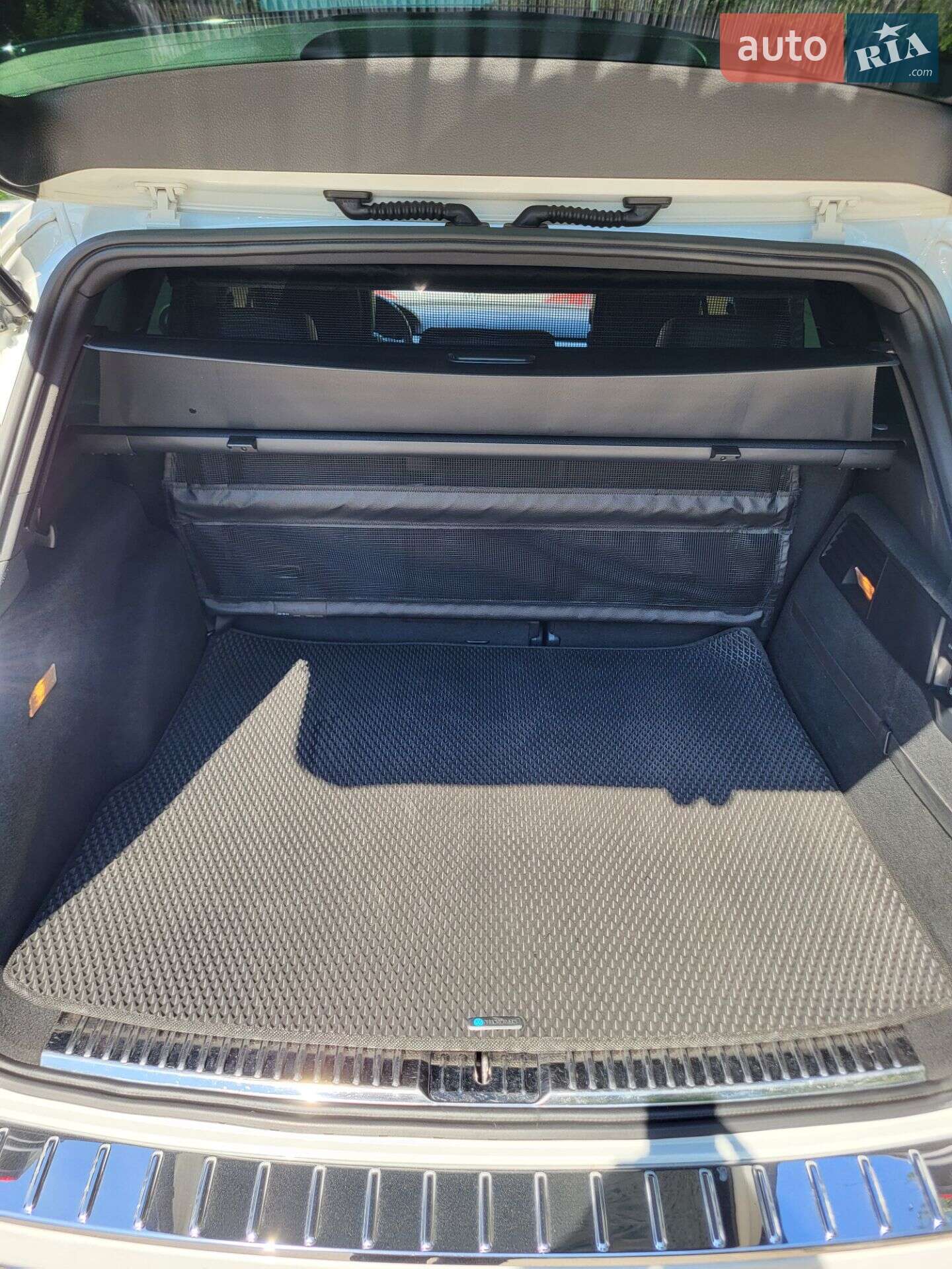 Volkswagen Touareg 2015 VIN WVGZZZ7PZGD004166 фото оголошення 91 з 128