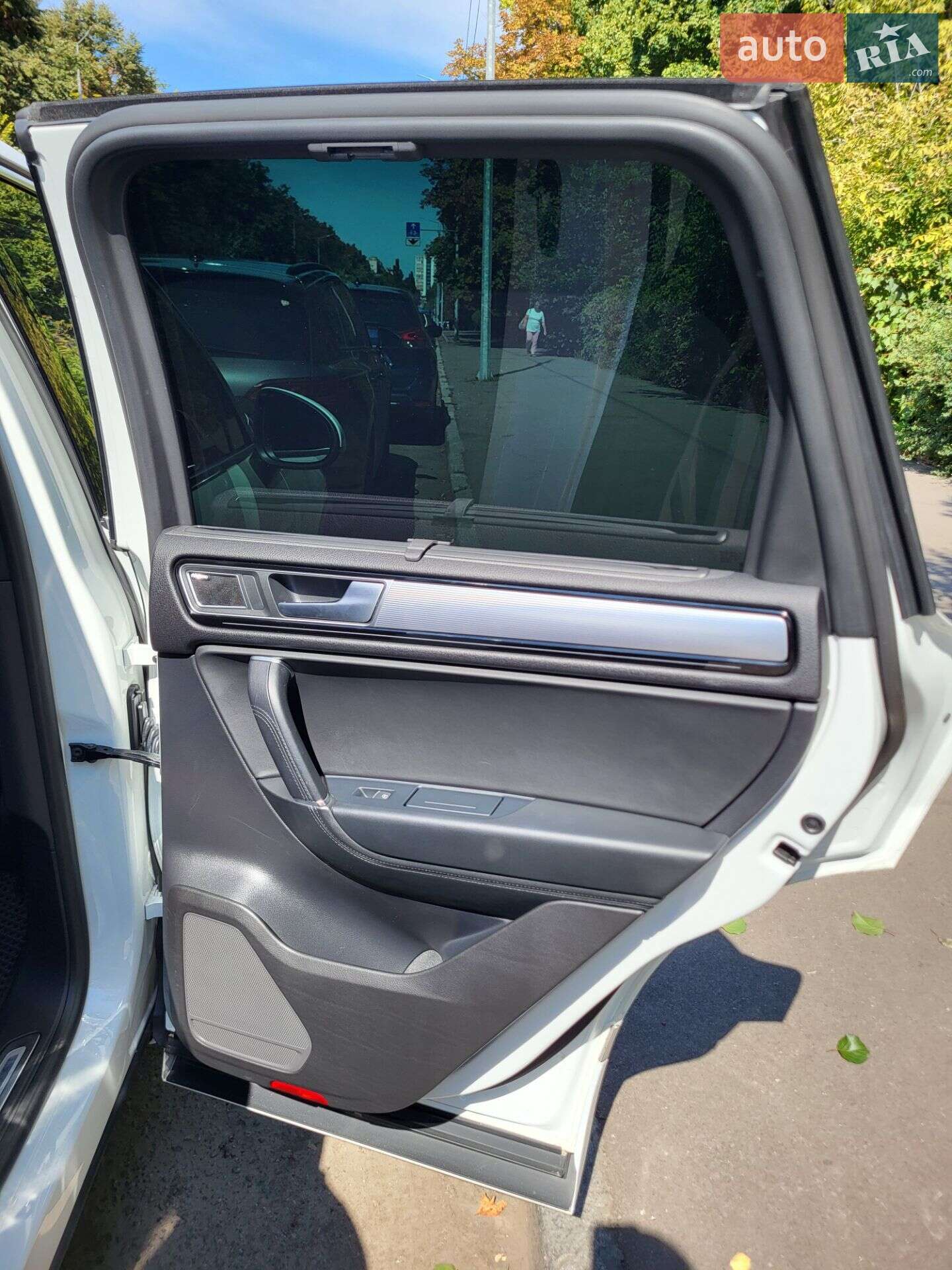 Volkswagen Touareg 2015 VIN WVGZZZ7PZGD004166 фото оголошення 89 з 128