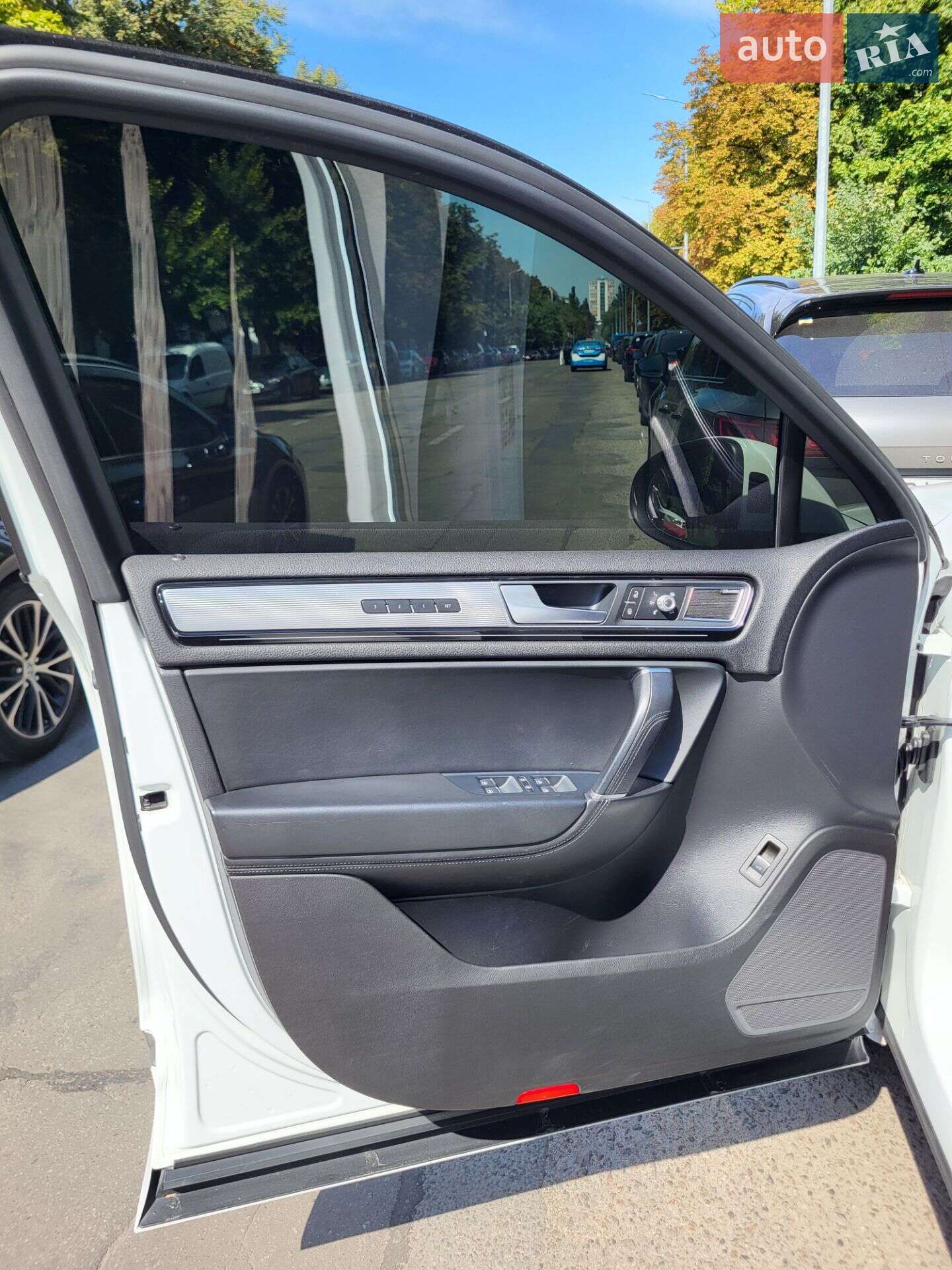 Volkswagen Touareg 2015 VIN WVGZZZ7PZGD004166 фото оголошення 84 з 128