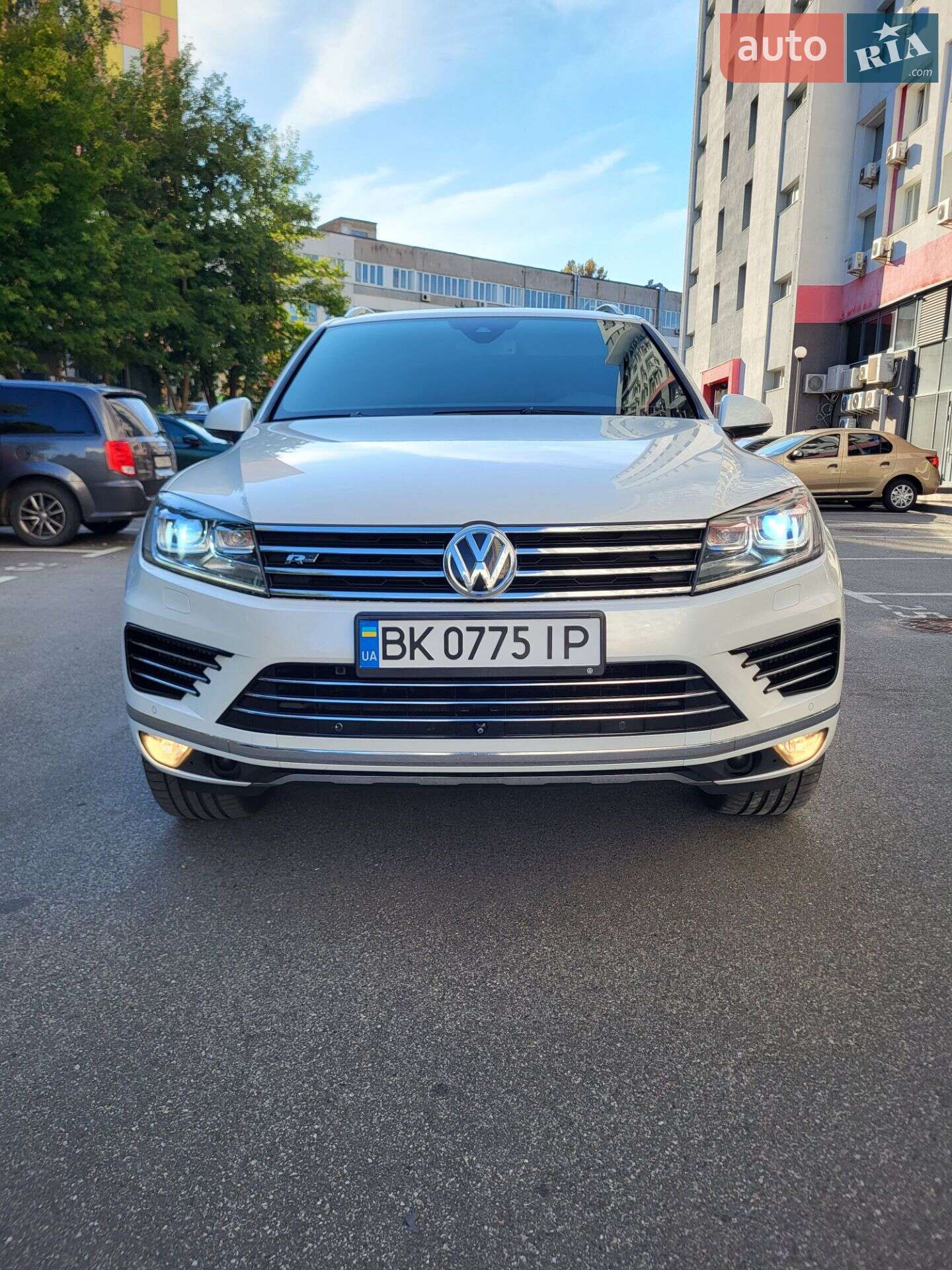 Volkswagen Touareg 2015 VIN WVGZZZ7PZGD004166 фото оголошення 7 з 128