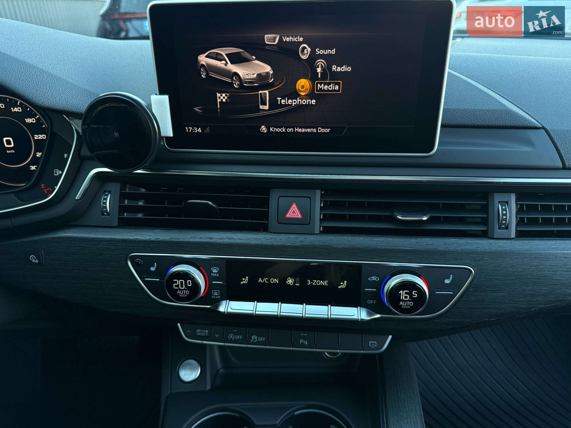 Audi A4 2016 VIN WAUENAF45HN022949 фото оголошення 9 з 15