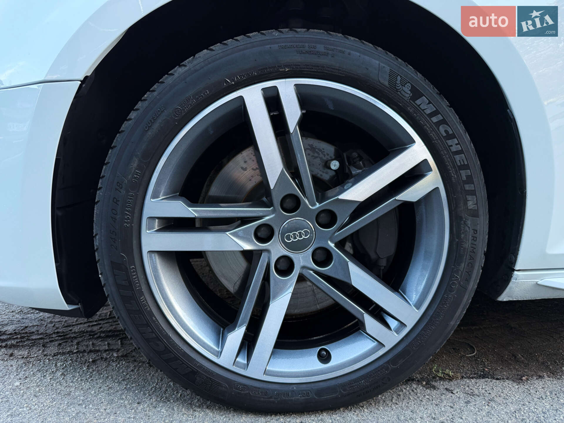 Audi A4 2016 VIN WAUENAF45HN022949 фото оголошення 13 з 15