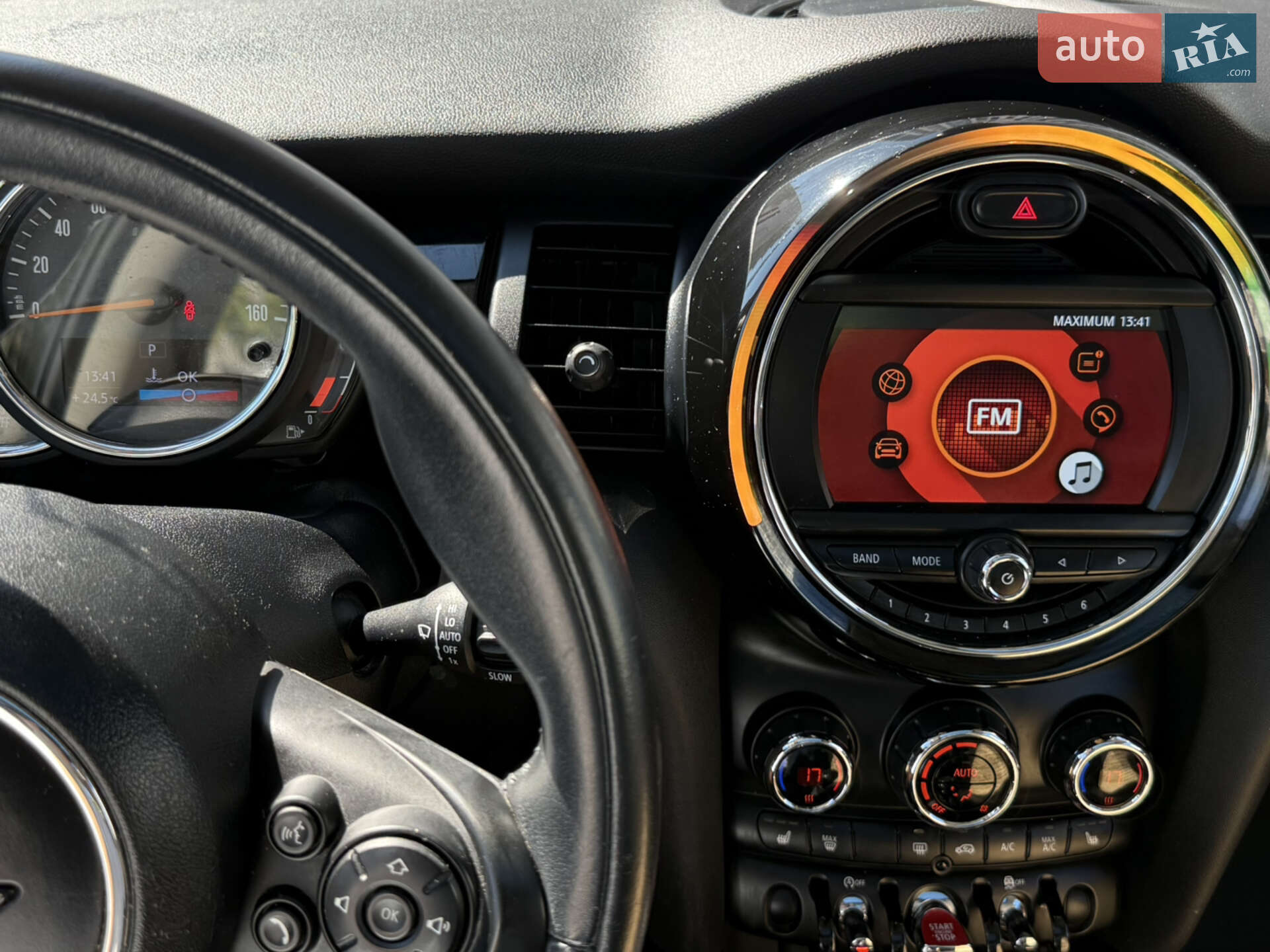 MINI Cooper 2019 VIN WMWXP5C58K2L07953 фото оголошення 14 з 22