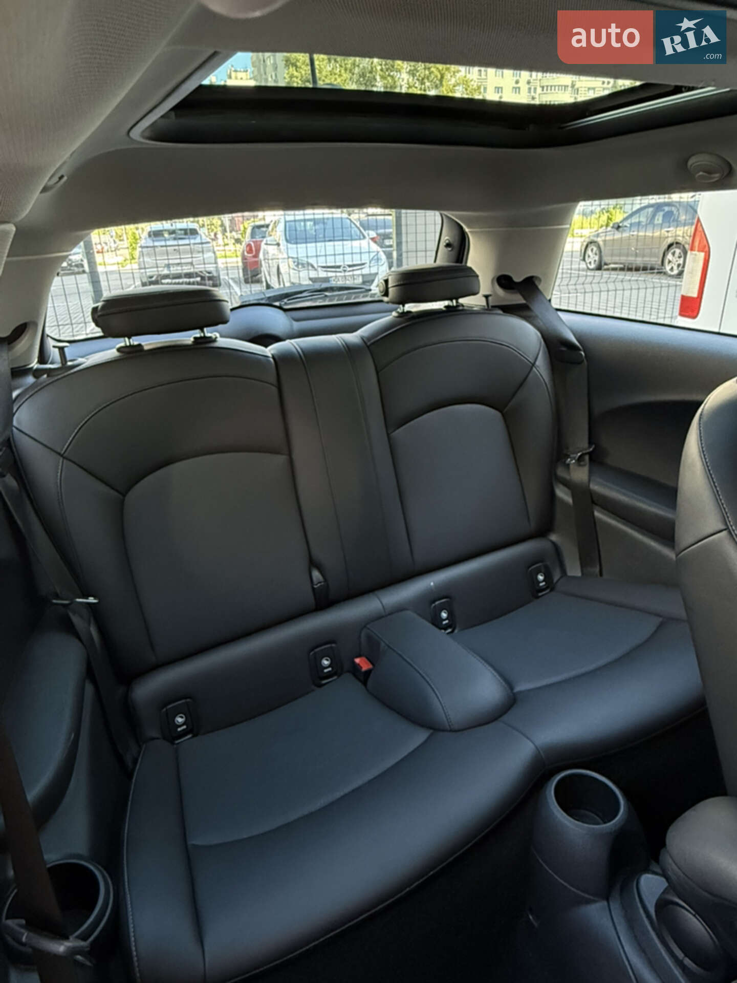 MINI Cooper 2019 VIN WMWXP5C58K2L07953 фото оголошення 19 з 22