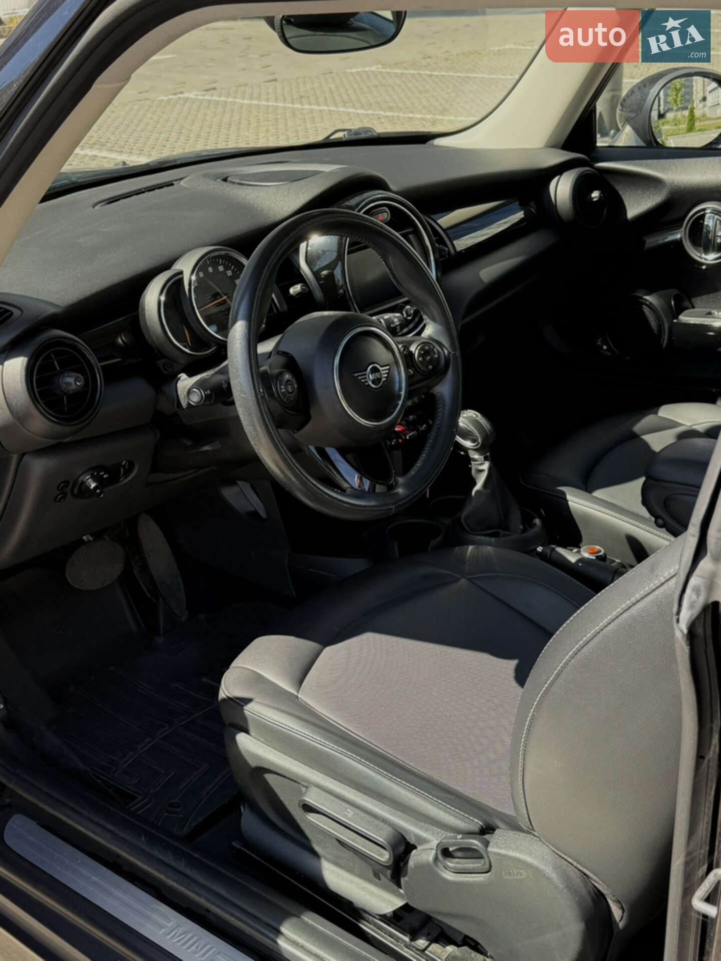 MINI Cooper 2019 VIN WMWXP5C58K2L07953 фото оголошення 20 з 22