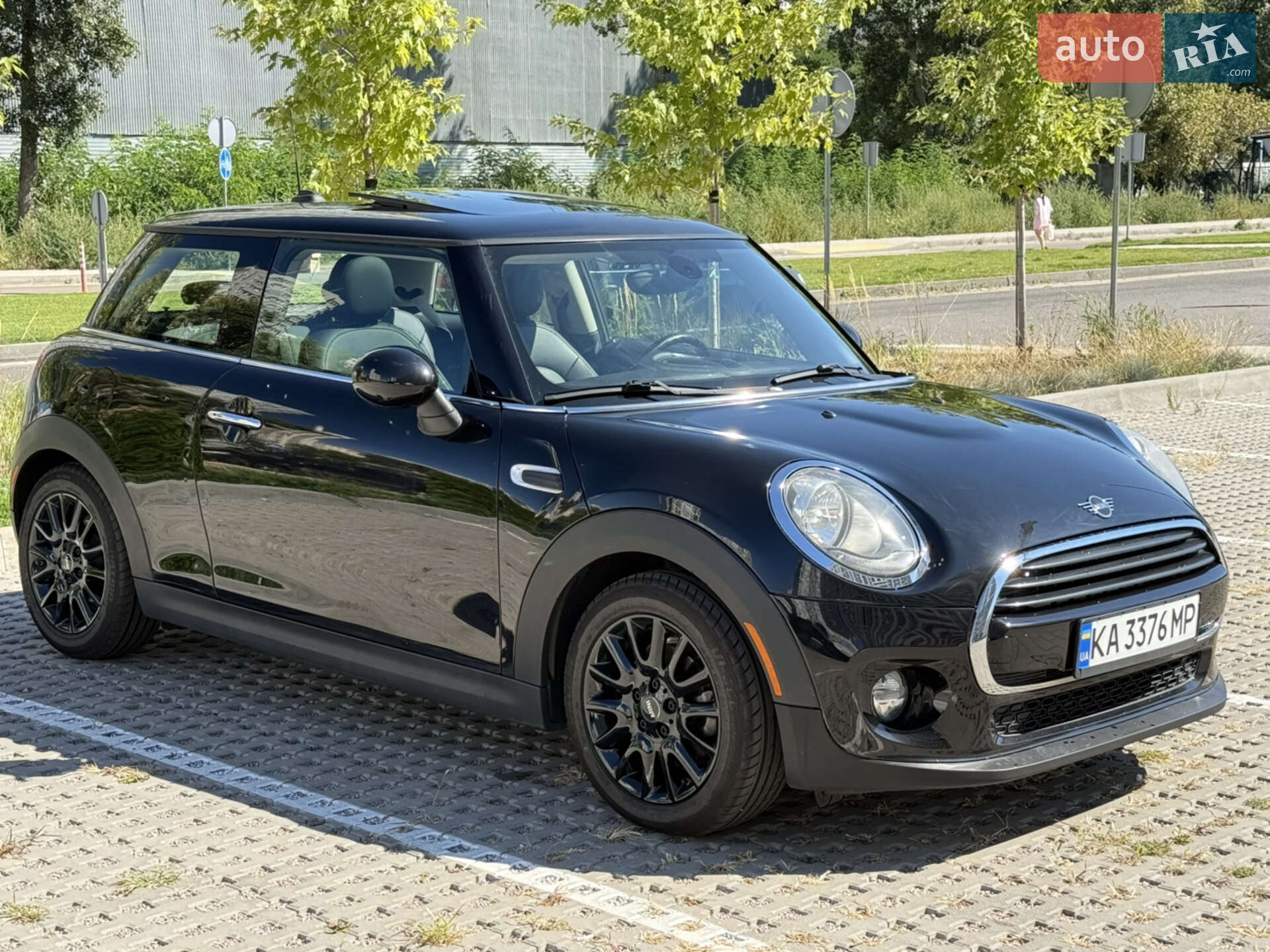 MINI Cooper 2019 VIN WMWXP5C58K2L07953 фото оголошення 18 з 22