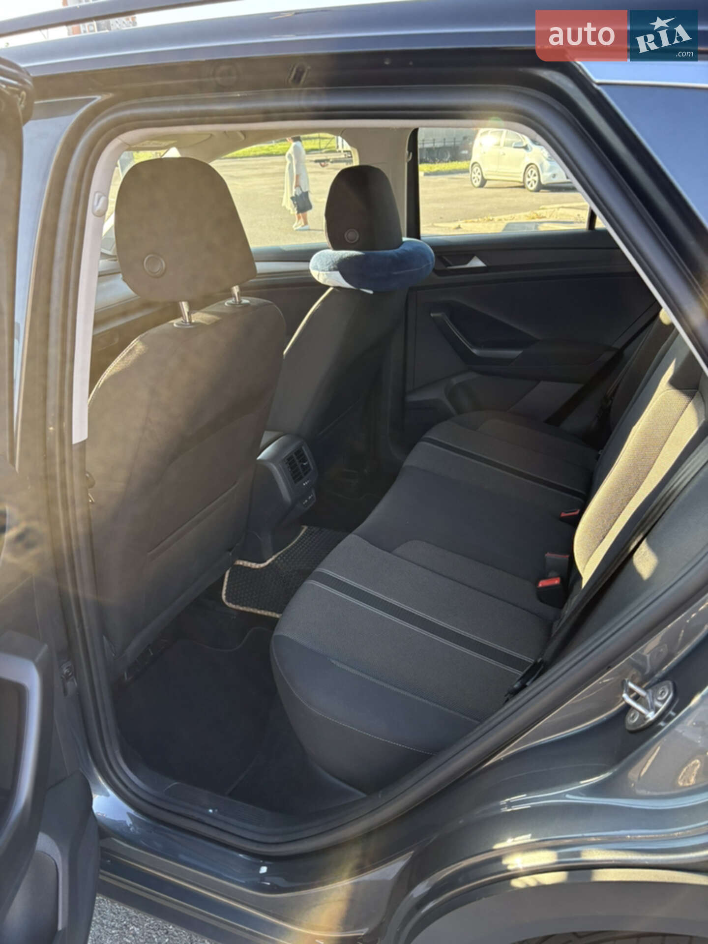 Volkswagen T-Roc 2021 VIN WVGZZZA1ZMV148804 фото оголошення 10 з 15