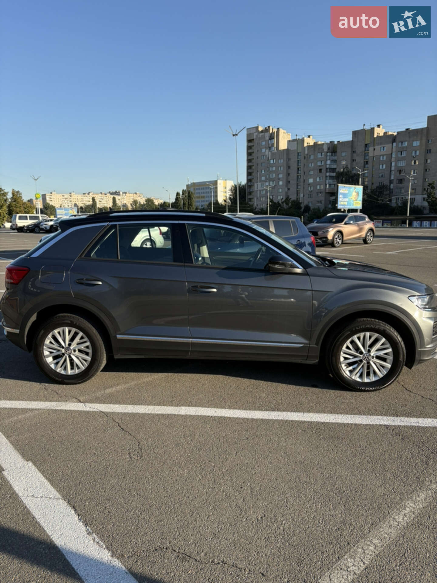 Volkswagen T-Roc 2021 VIN WVGZZZA1ZMV148804 фото оголошення 2 з 15