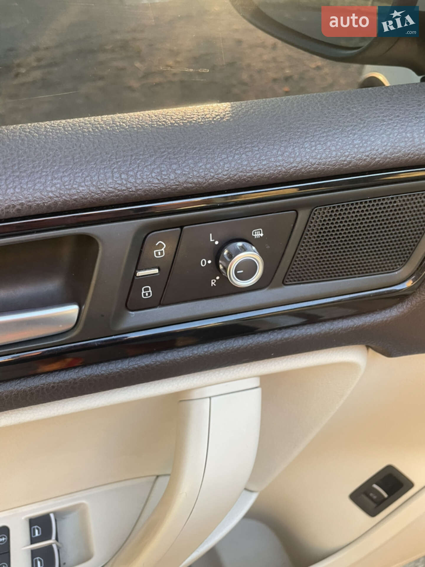 Volkswagen Touareg 2012 VIN WVGEK9BP0CD008042 фото оголошення 12 з 16
