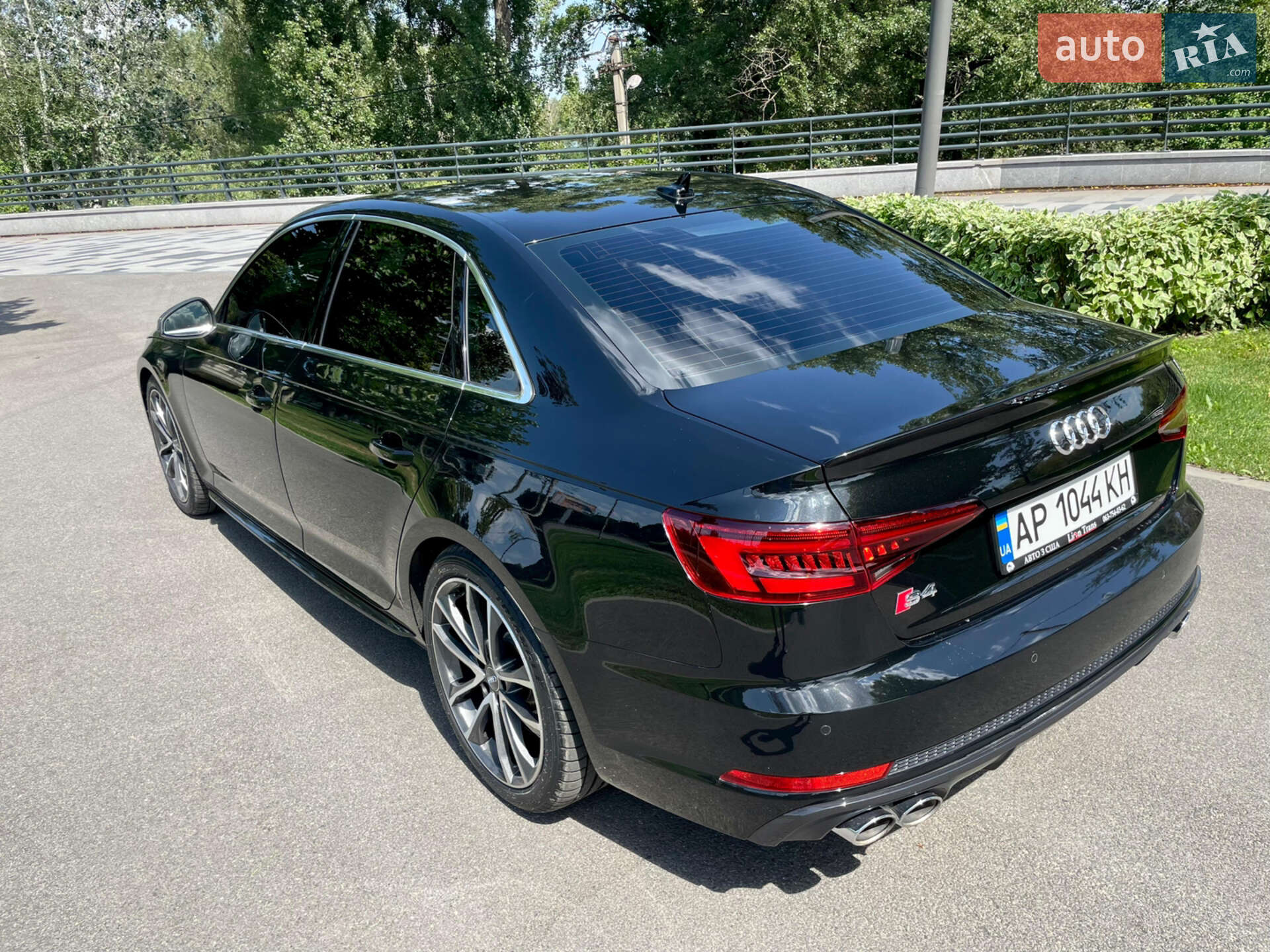 Audi S4 2017 VIN WAUC4AF48JA068914 фото оголошення 12 з 19