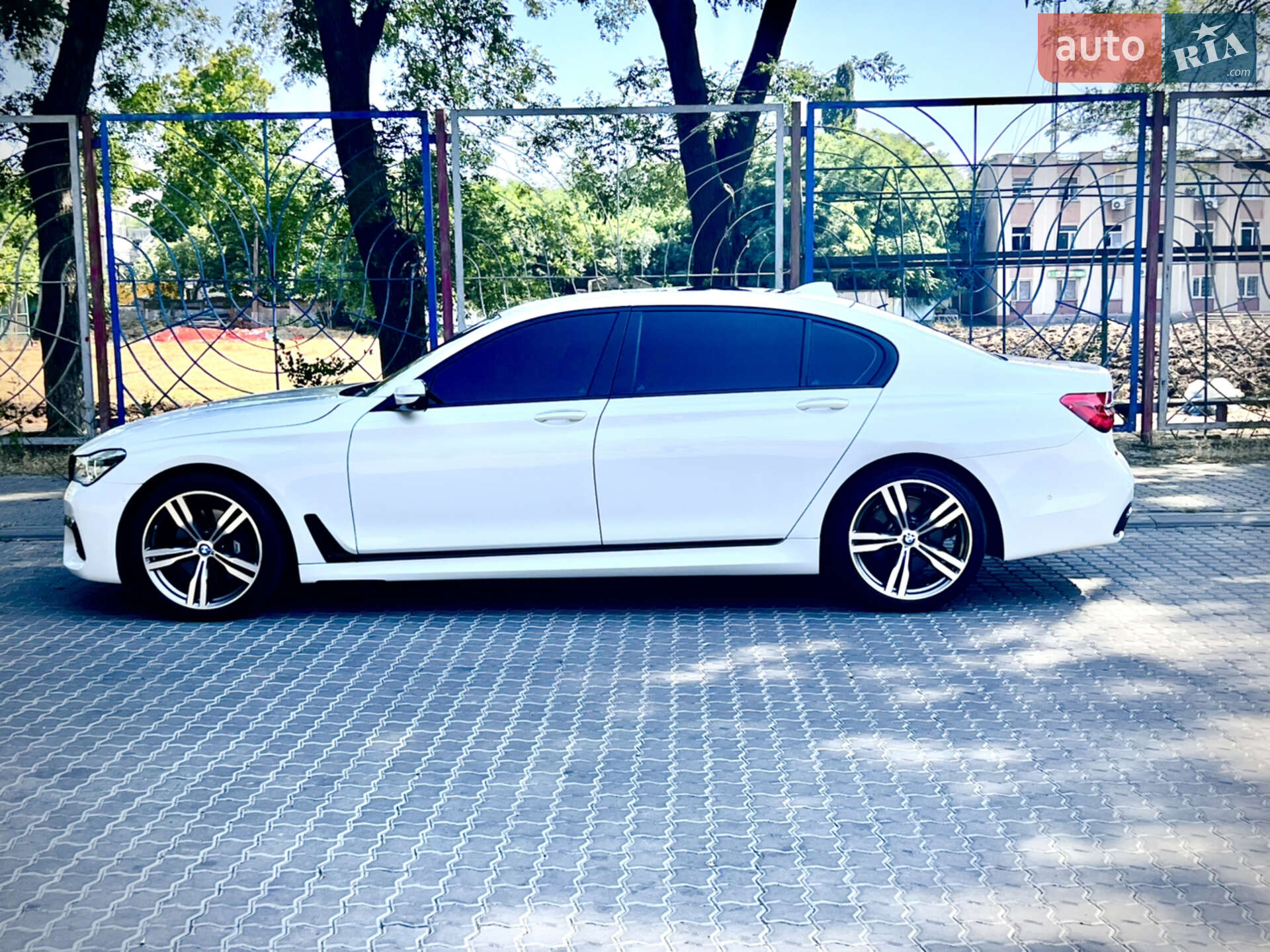 BMW 7 Series 2015 VIN WBA7E2C51GG547263 фото оголошення 6 з 19
