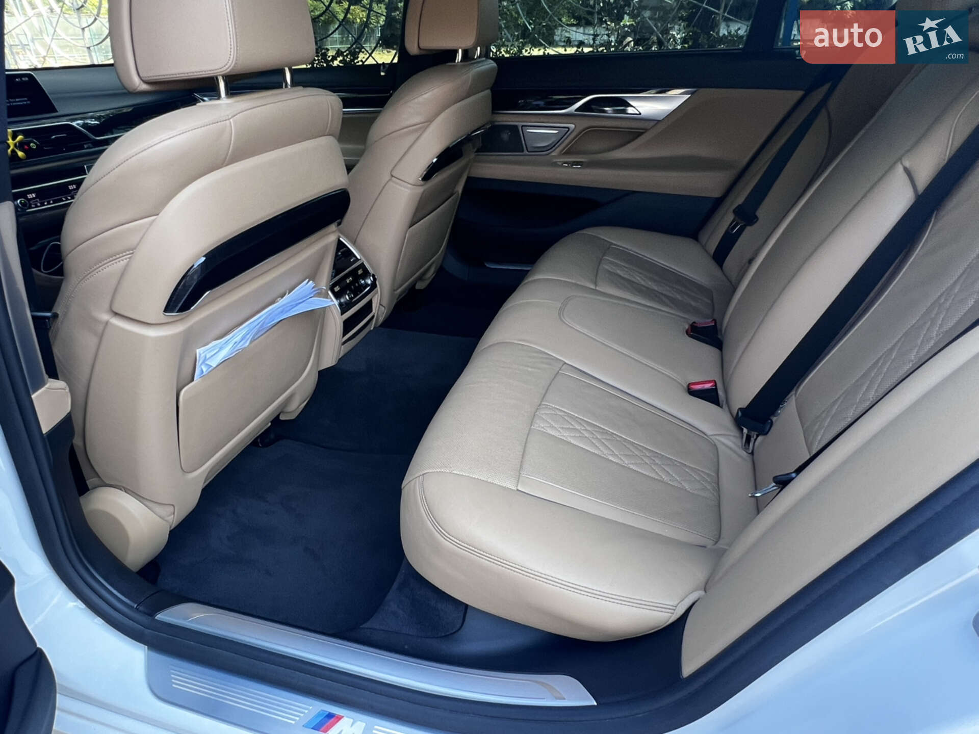 BMW 7 Series 2015 VIN WBA7E2C51GG547263 фото оголошення 11 з 19