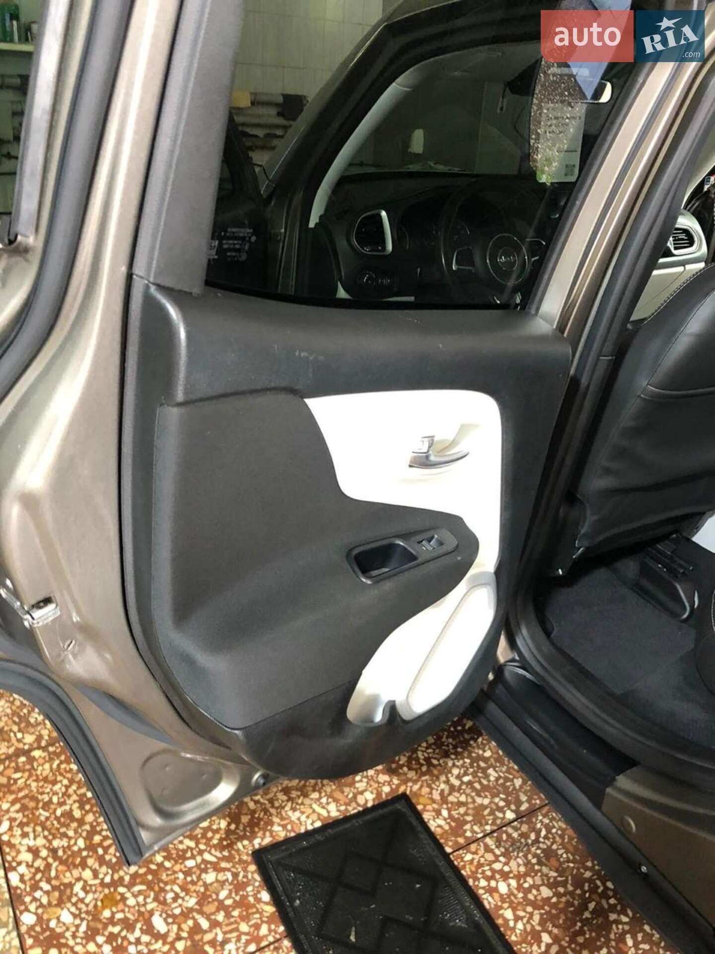 Jeep Renegade 2018 VIN ZACCJABB0JPJ30805 фото оголошення 8 з 18