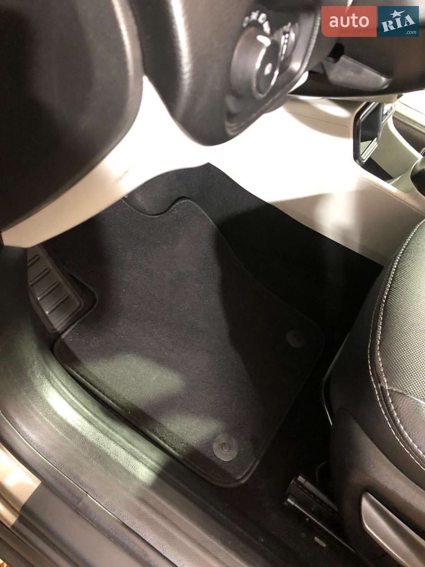 Jeep Renegade 2018 VIN ZACCJABB0JPJ30805 фото оголошення 9 з 18