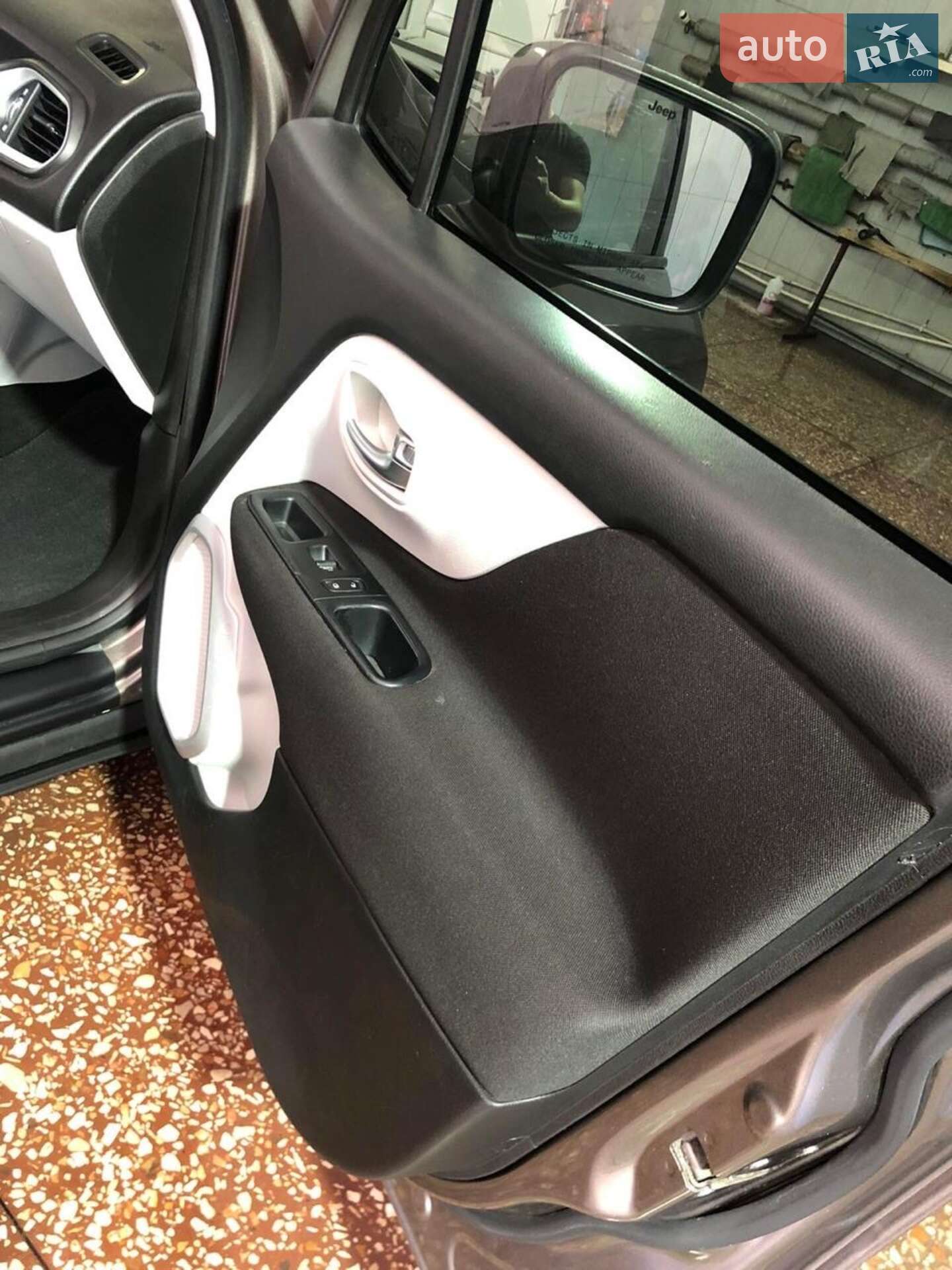 Jeep Renegade 2018 VIN ZACCJABB0JPJ30805 фото оголошення 13 з 18