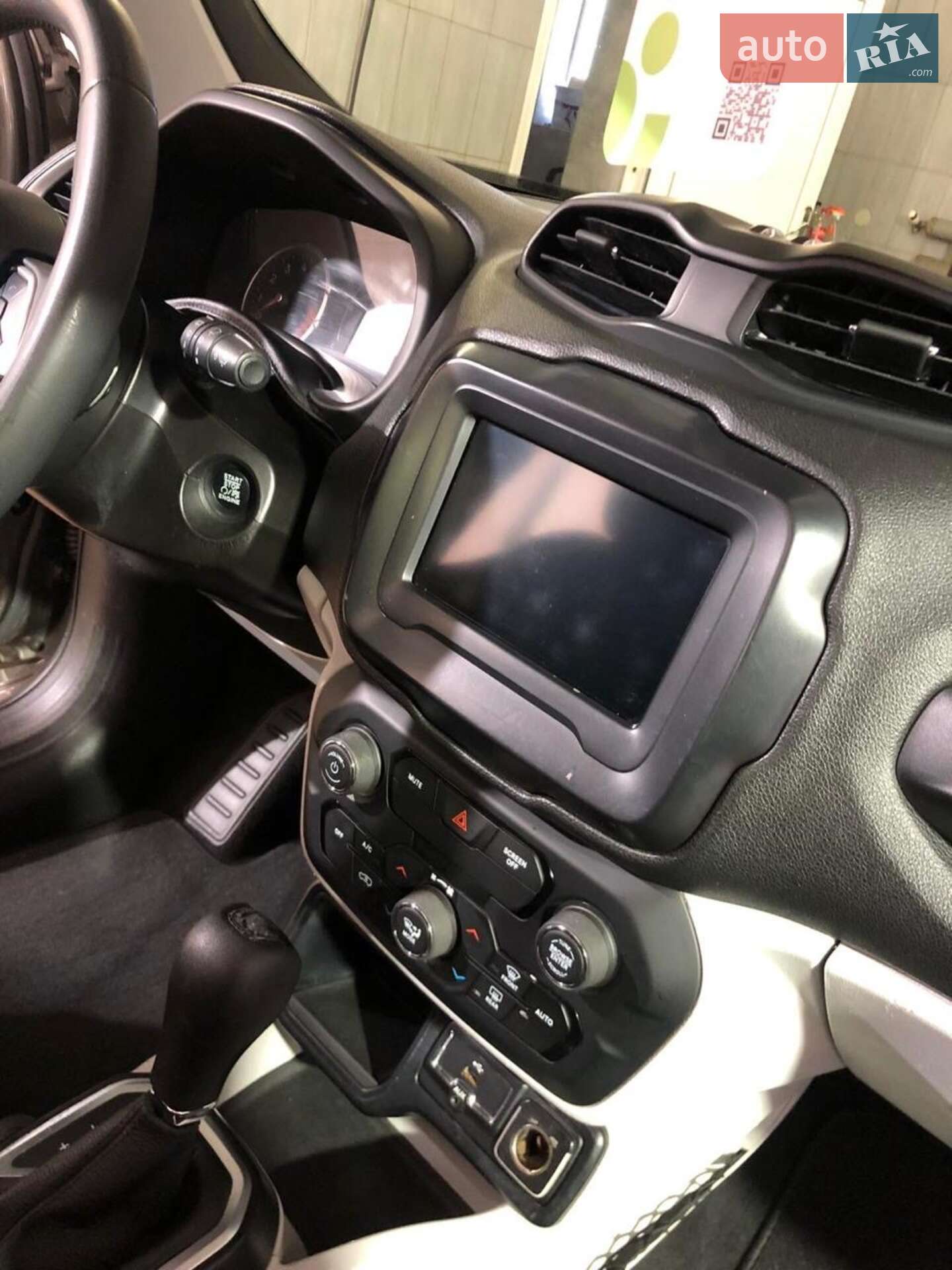 Jeep Renegade 2018 VIN ZACCJABB0JPJ30805 фото оголошення 16 з 18