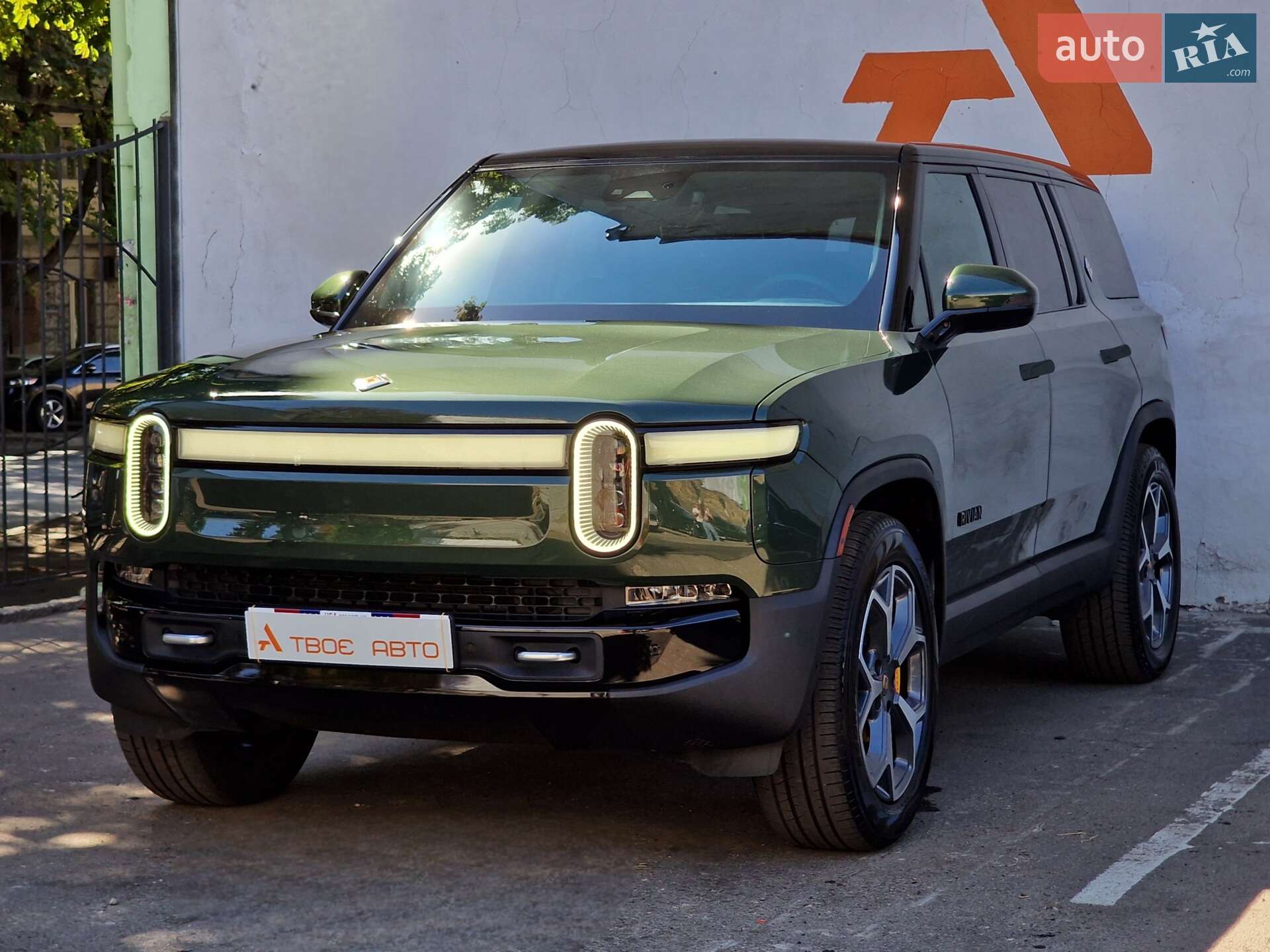 Rivian R1S 2023 VIN 7PDSGABA1PN008663 фото оголошення 6 з 91
