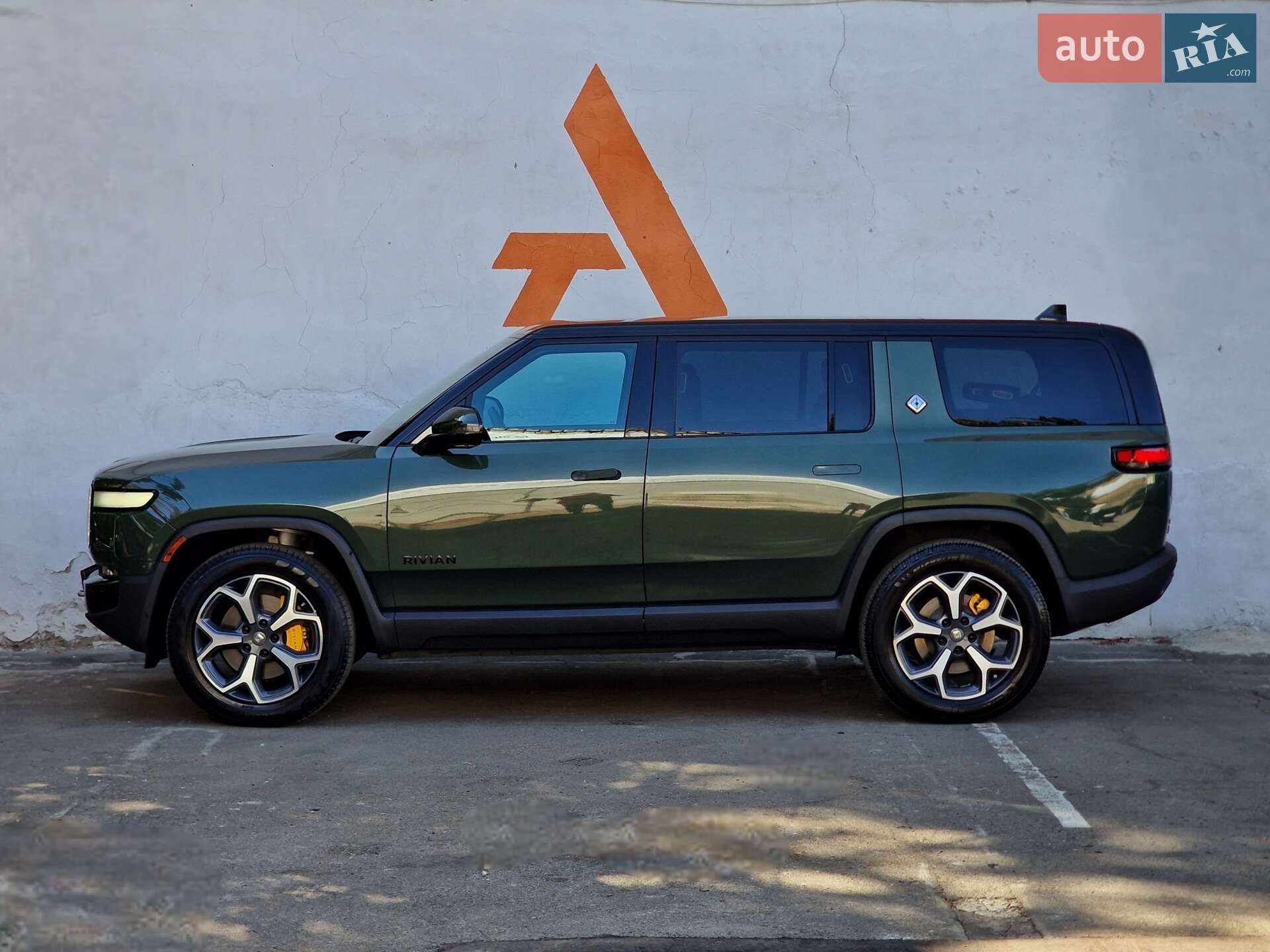 Rivian R1S 2023 VIN 7PDSGABA1PN008663 фото оголошення 29 з 91