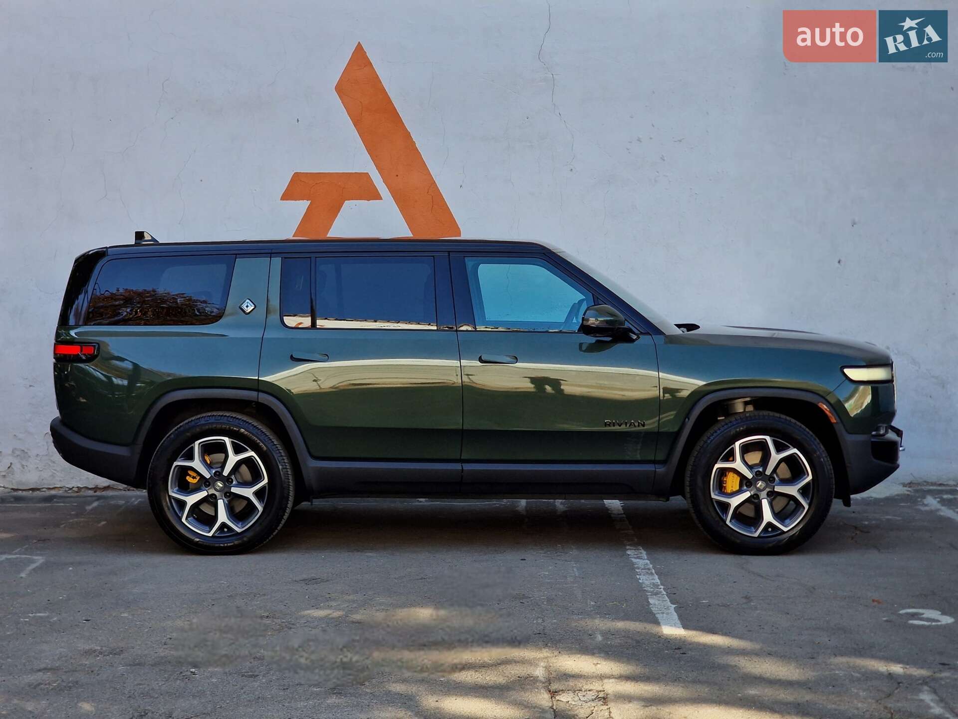 Rivian R1S 2023 VIN 7PDSGABA1PN008663 фото оголошення 32 з 91