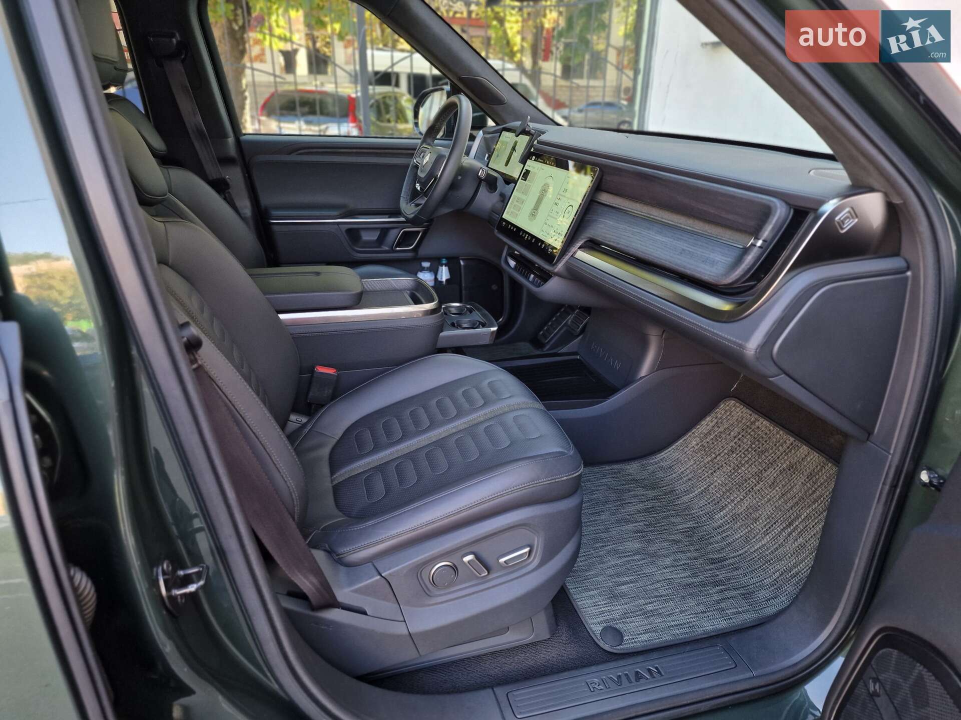 Rivian R1S 2023 VIN 7PDSGABA1PN008663 фото оголошення 61 з 91