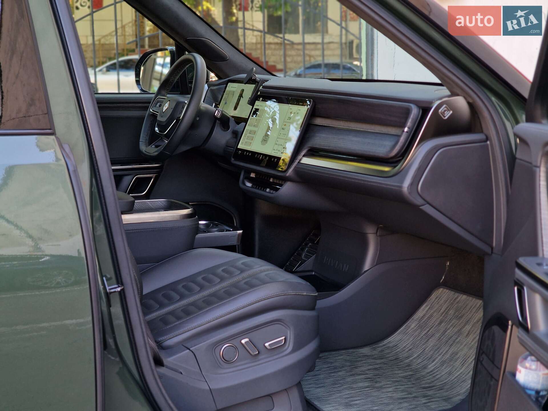 Rivian R1S 2023 VIN 7PDSGABA1PN008663 фото оголошення 64 з 91