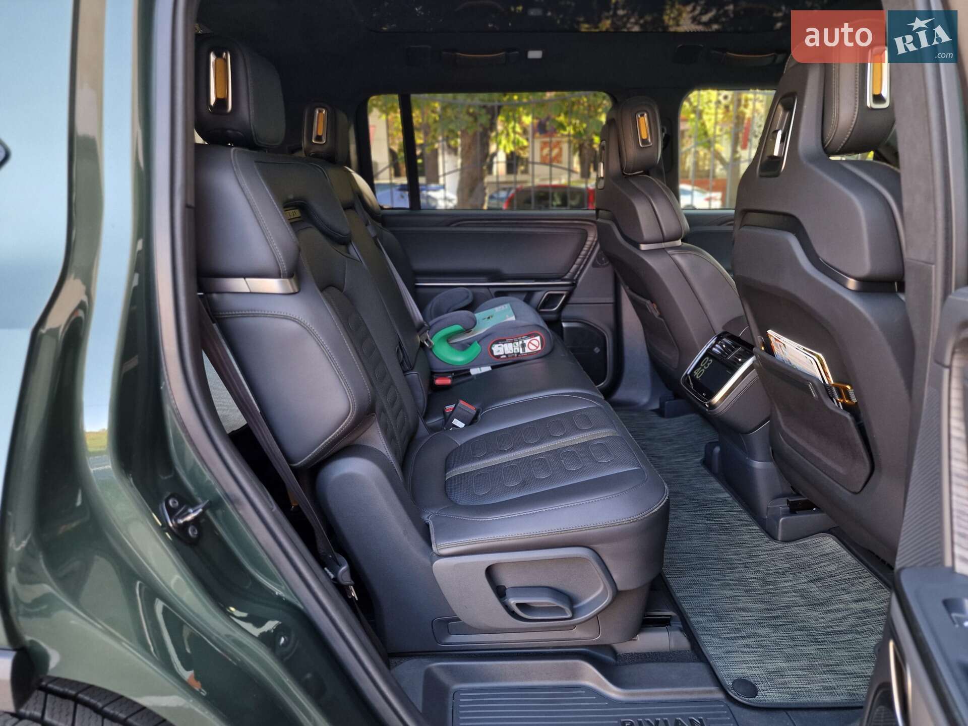 Rivian R1S 2023 VIN 7PDSGABA1PN008663 фото оголошення 71 з 91