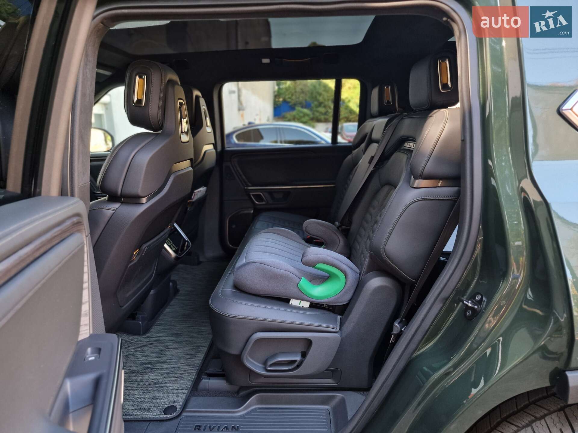 Rivian R1S 2023 VIN 7PDSGABA1PN008663 фото оголошення 72 з 91