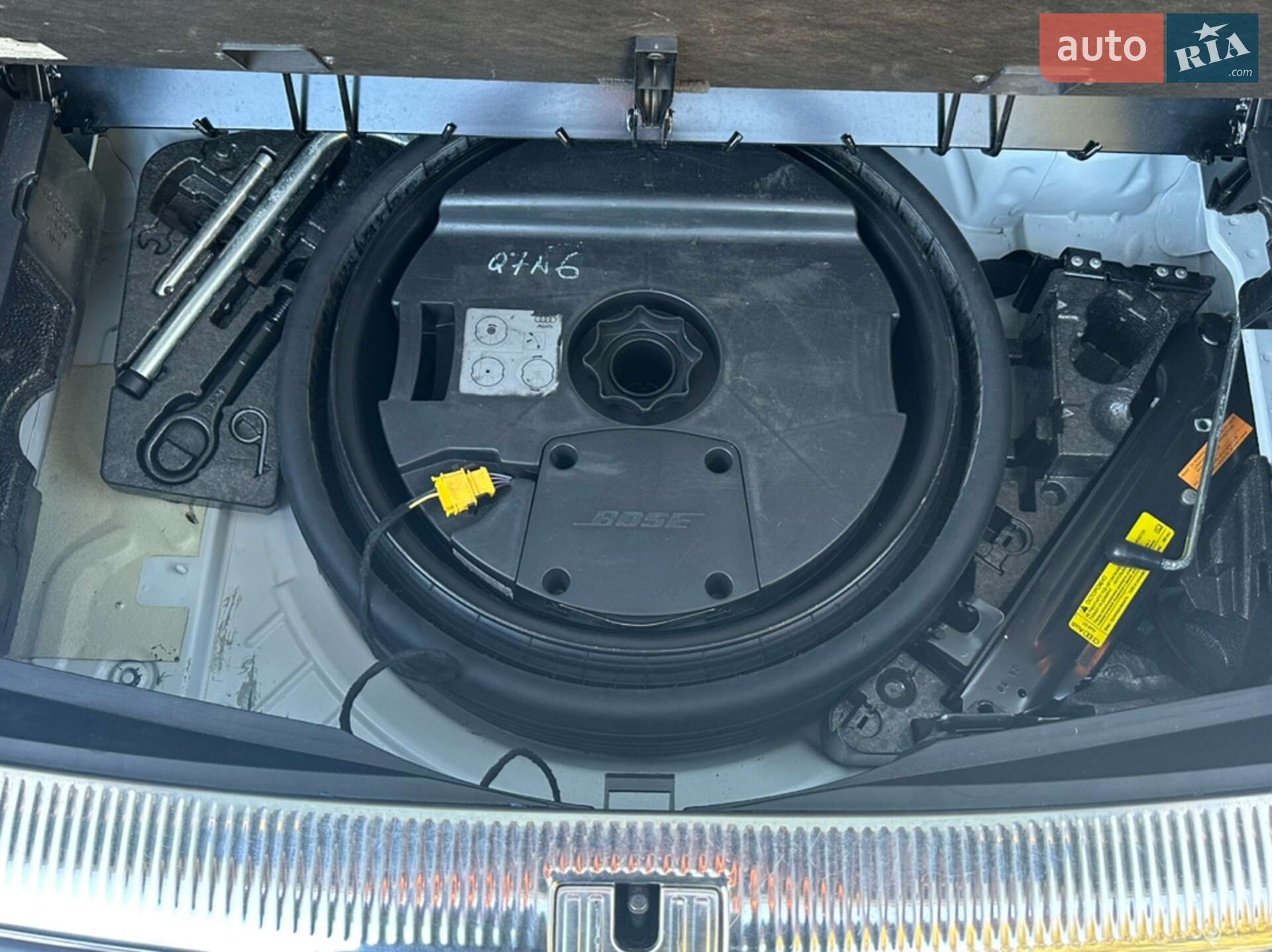 Audi Q7 2013 VIN WA1LGAFE4ED003818 фото оголошення 19 з 21