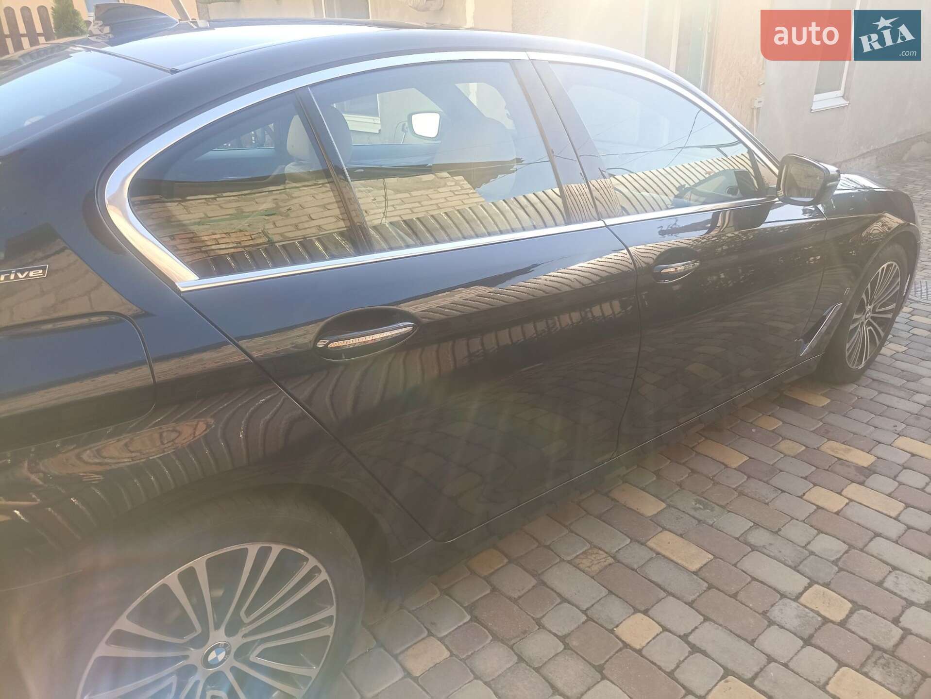 BMW 5 Series 2018 VIN WBAJA9C51JB252646 фото оголошення 4 з 62