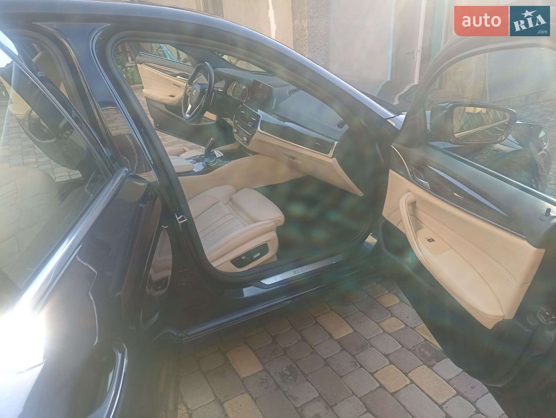 BMW 5 Series 2018 VIN WBAJA9C51JB252646 фото оголошення 27 з 62