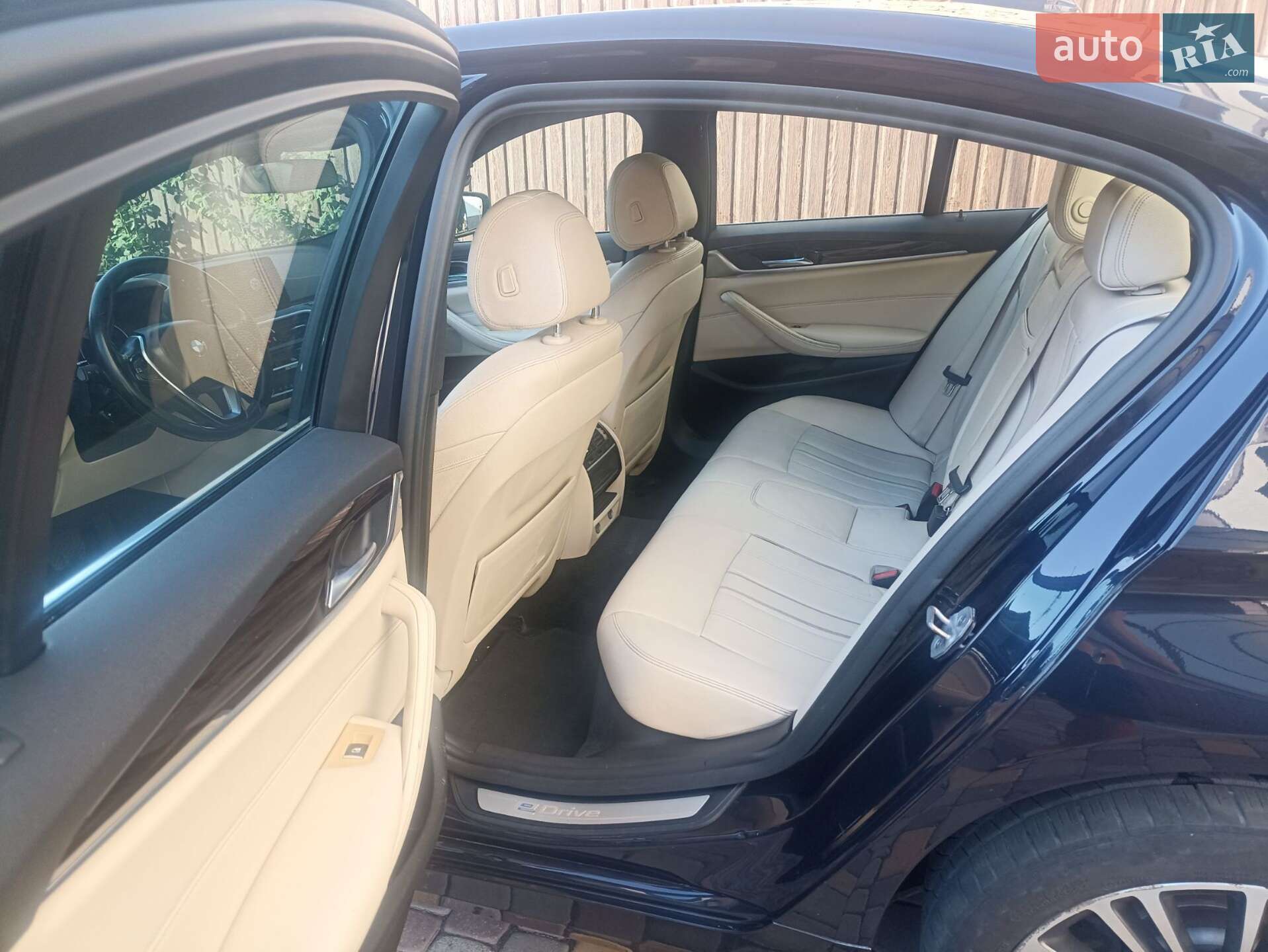BMW 5 Series 2018 VIN WBAJA9C51JB252646 фото оголошення 29 з 62