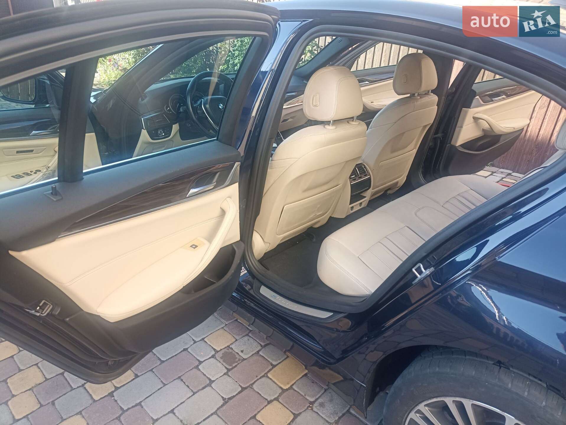 BMW 5 Series 2018 VIN WBAJA9C51JB252646 фото оголошення 31 з 62