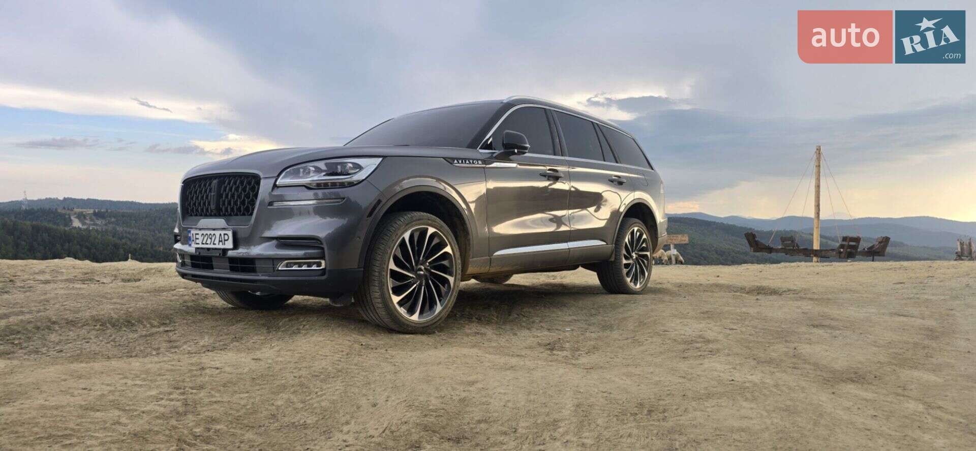 Lincoln Aviator 2020 VIN 5LM5J7XC6MGL01793 фото оголошення 41 з 83