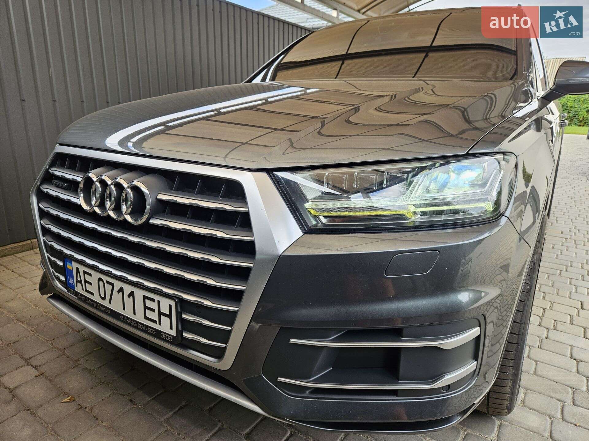 Audi Q7 2018 VIN WAUZZZ4M2KD000718 фото оголошення 15 з 23