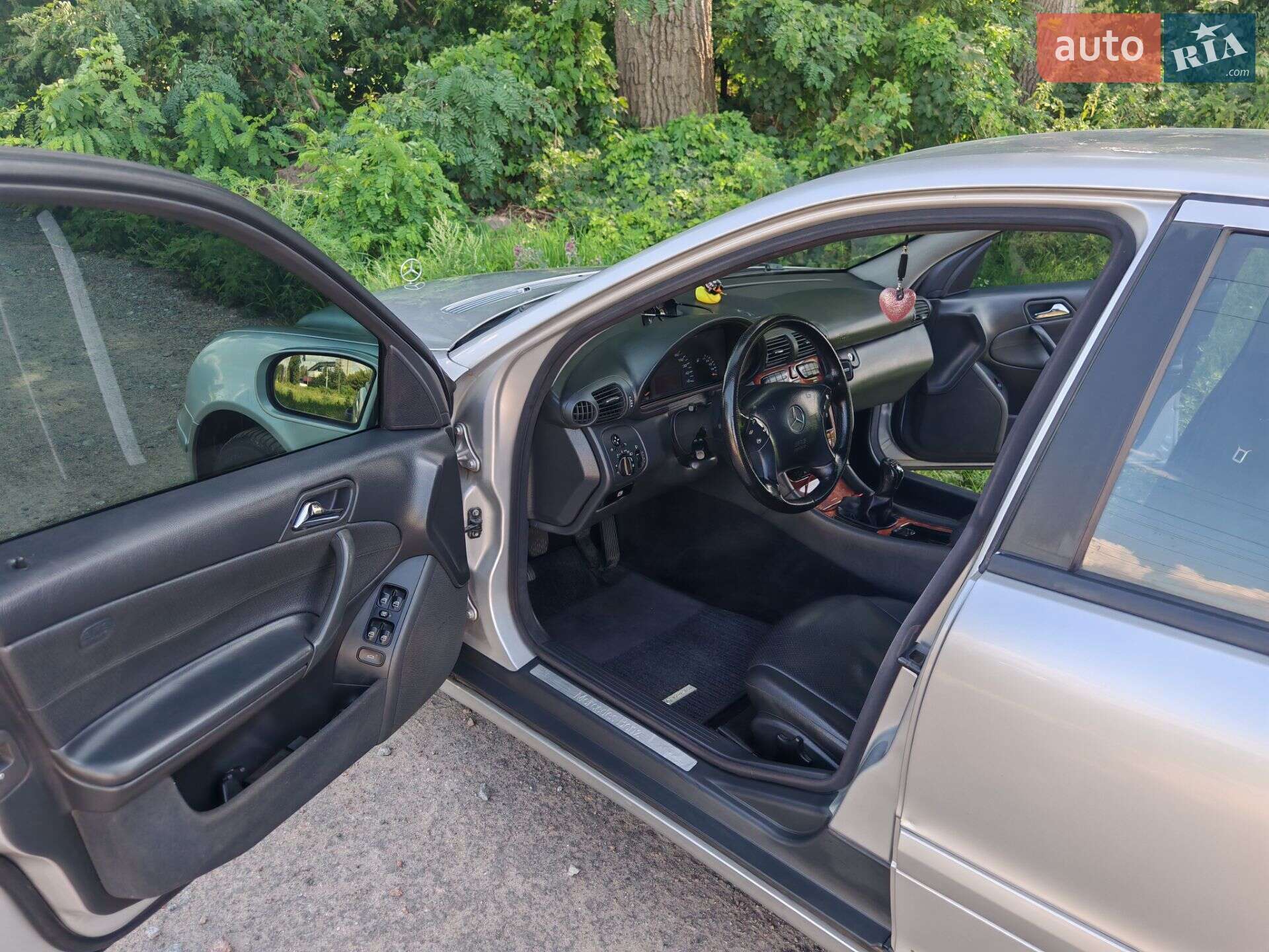 Mercedes-Benz C-Class 2003 VIN WDB2030421F426809 фото оголошення 31 з 35