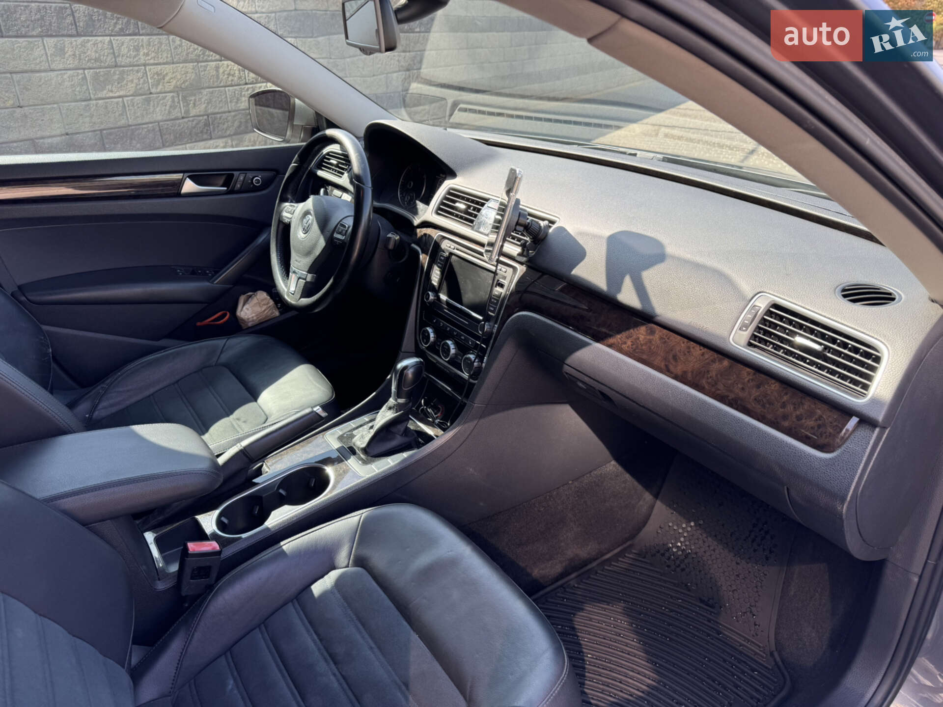 VOLKSWAGEN PASSAT 2015 VIN 1VWCV7A39FC074778 фото оголошення 11 з 16