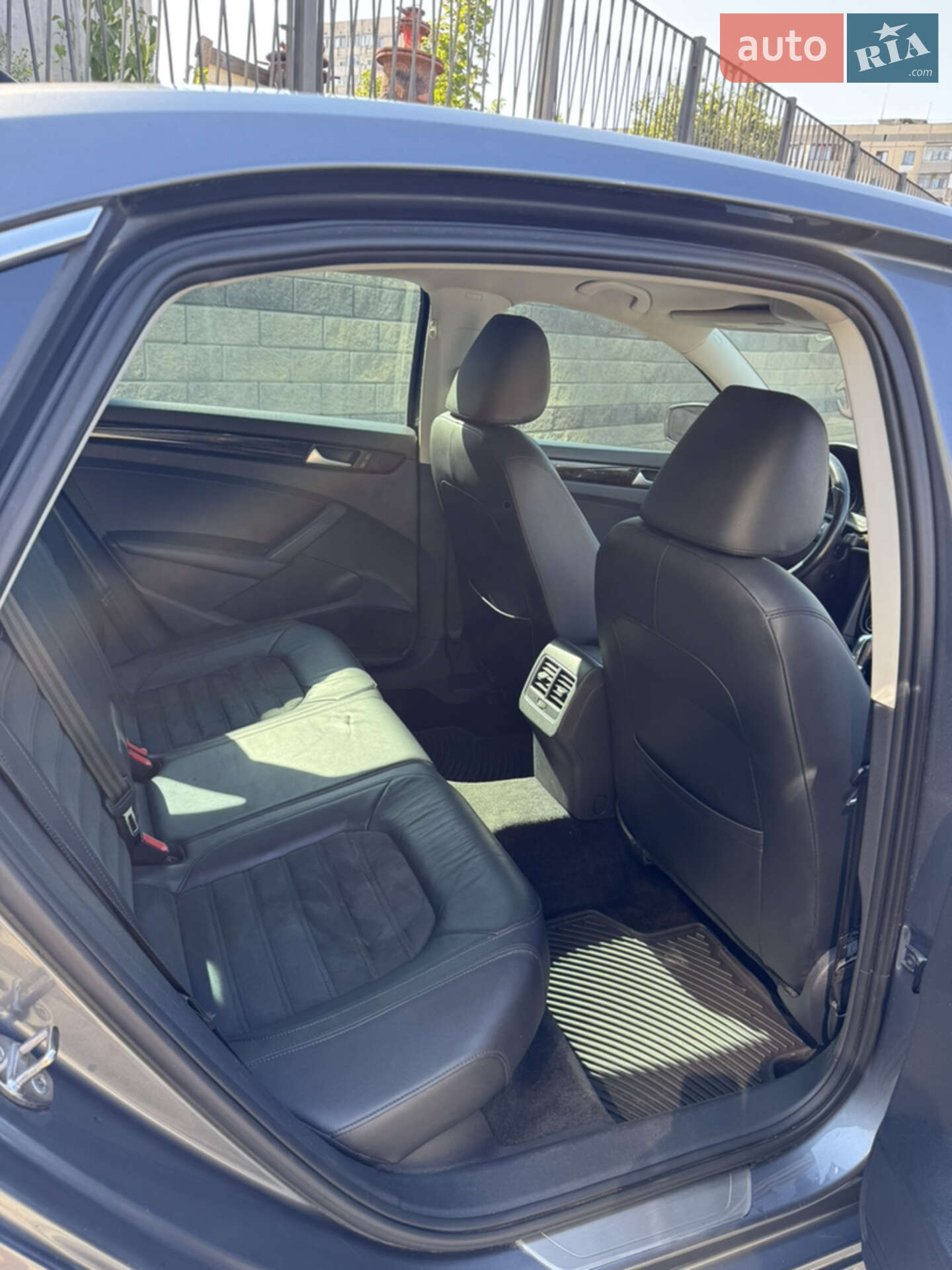 VOLKSWAGEN PASSAT 2015 VIN 1VWCV7A39FC074778 фото оголошення 12 з 16