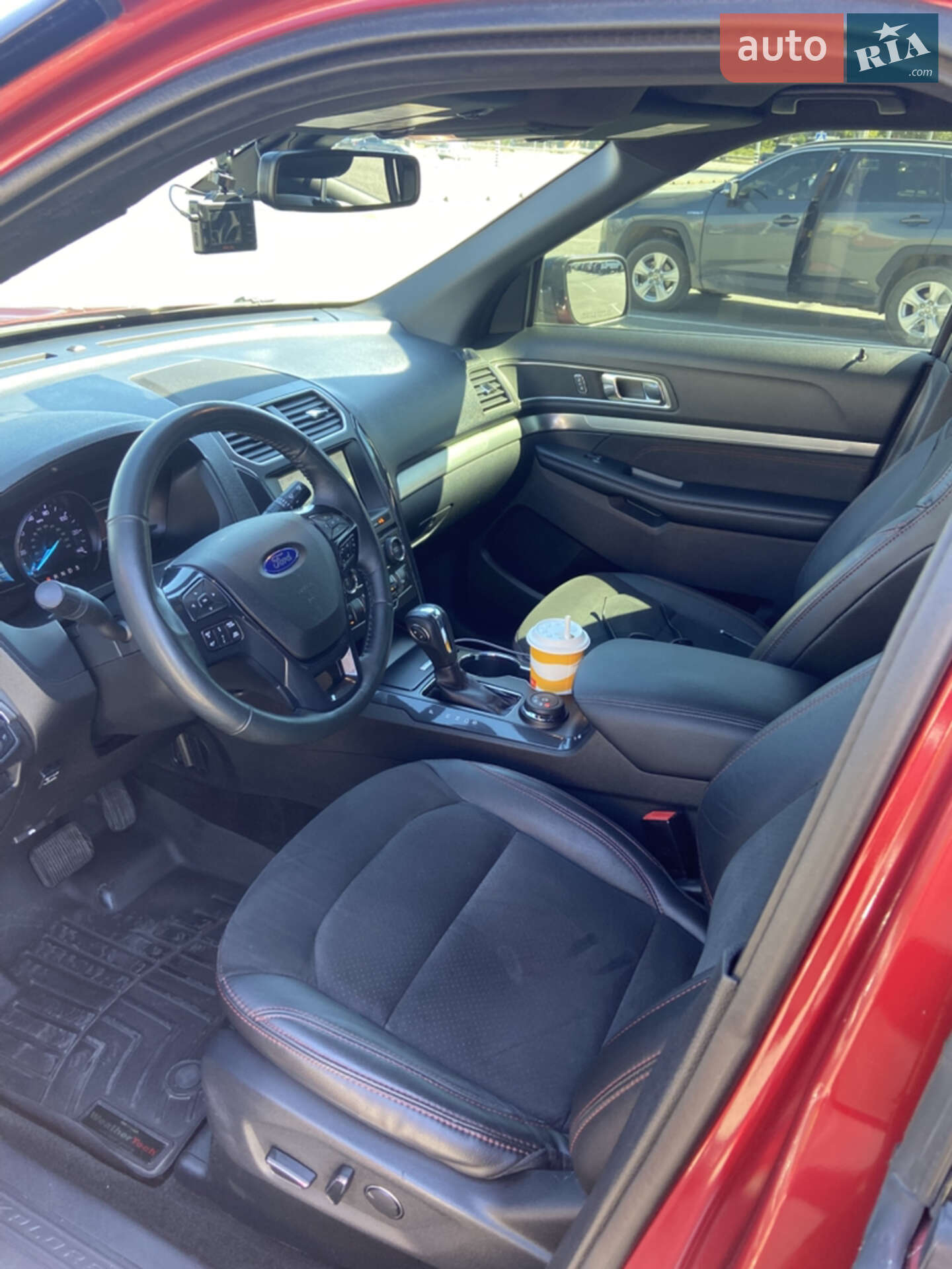 Ford Explorer 2018 VIN 1FM5K8D88JGC04189 фото оголошення 13 з 19