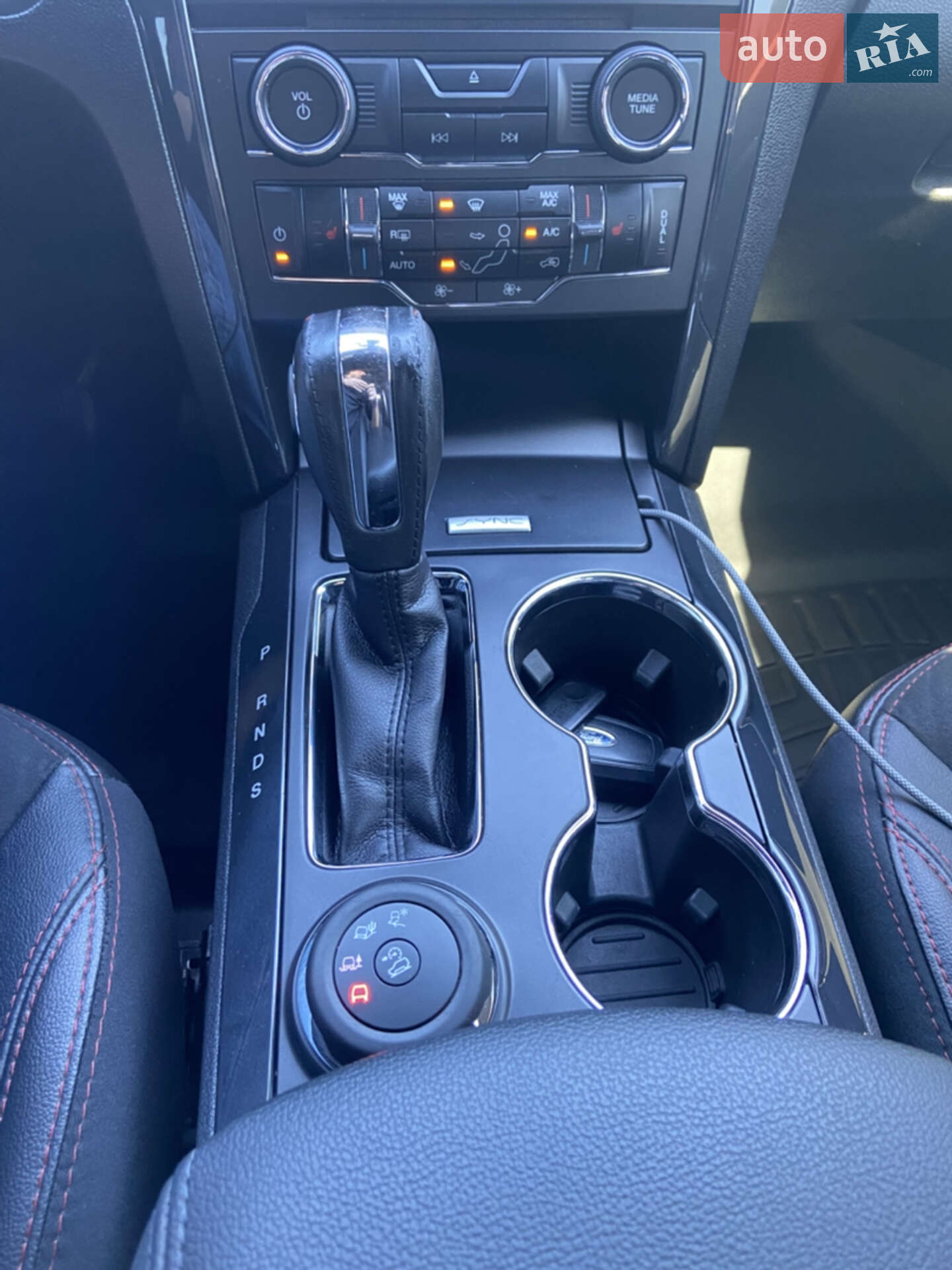 Ford Explorer 2018 VIN 1FM5K8D88JGC04189 фото оголошення 15 з 19