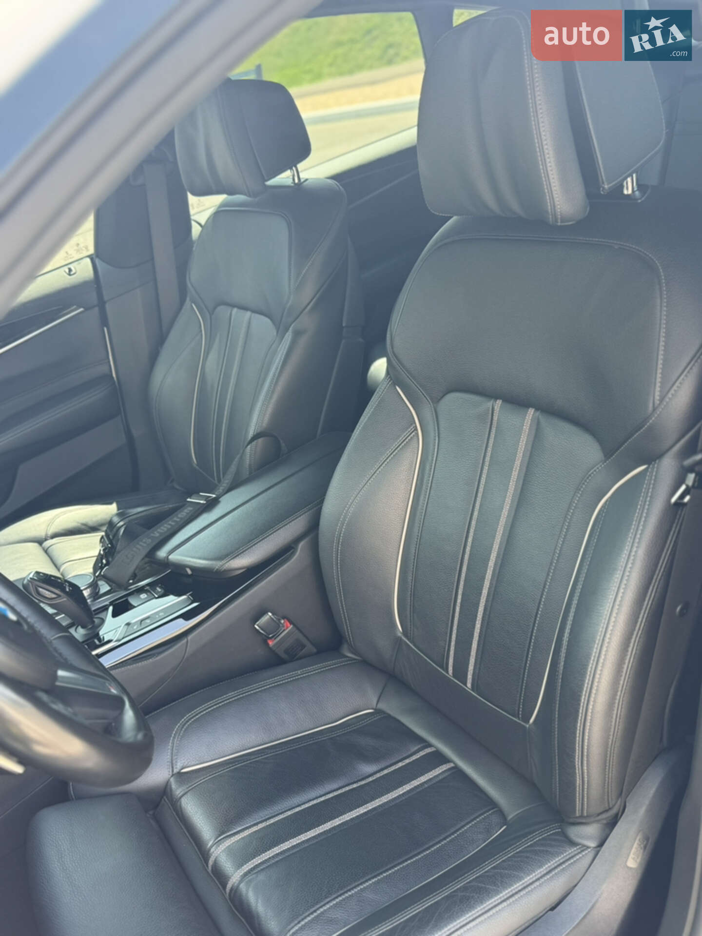 BMW 6 Series GT 2018 VIN WBAJV6C5XKBK08200 фото оголошення 37 з 45