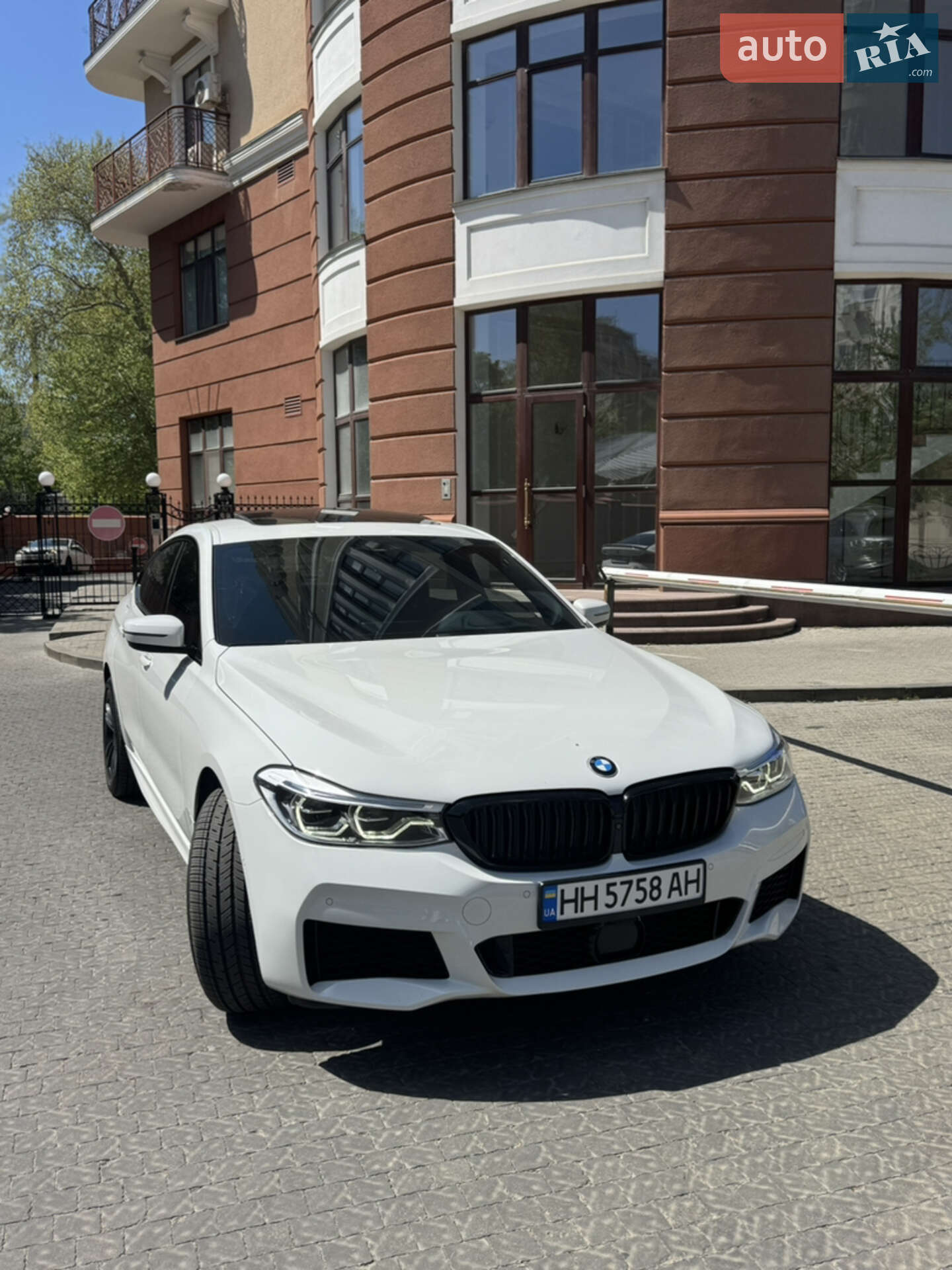 BMW 6 Series GT 2018 VIN WBAJV6C5XKBK08200 фото оголошення 35 з 45