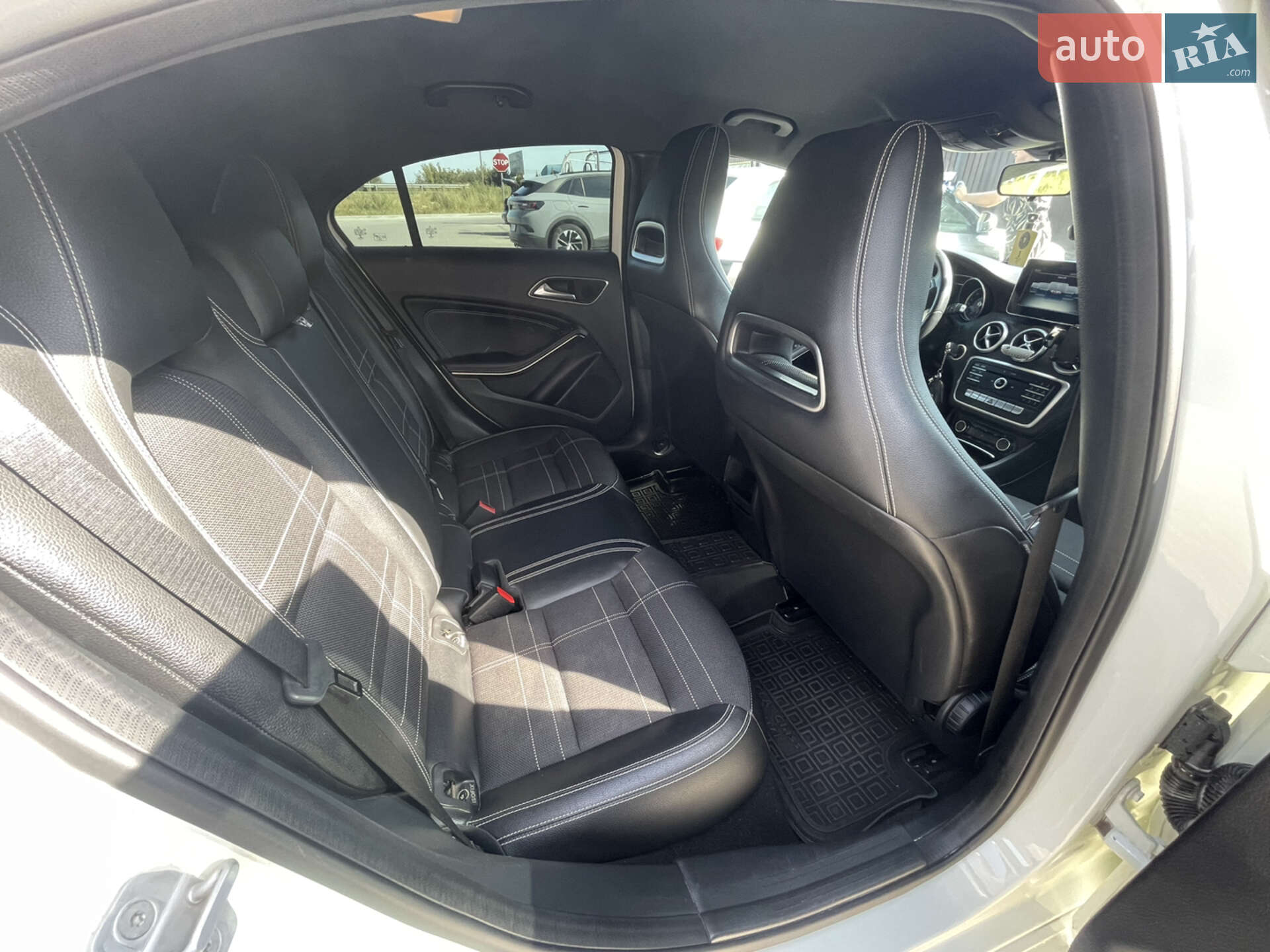 Mercedes-Benz A-Class 2016 VIN WDD1760411J445528 фото оголошення 11 з 20
