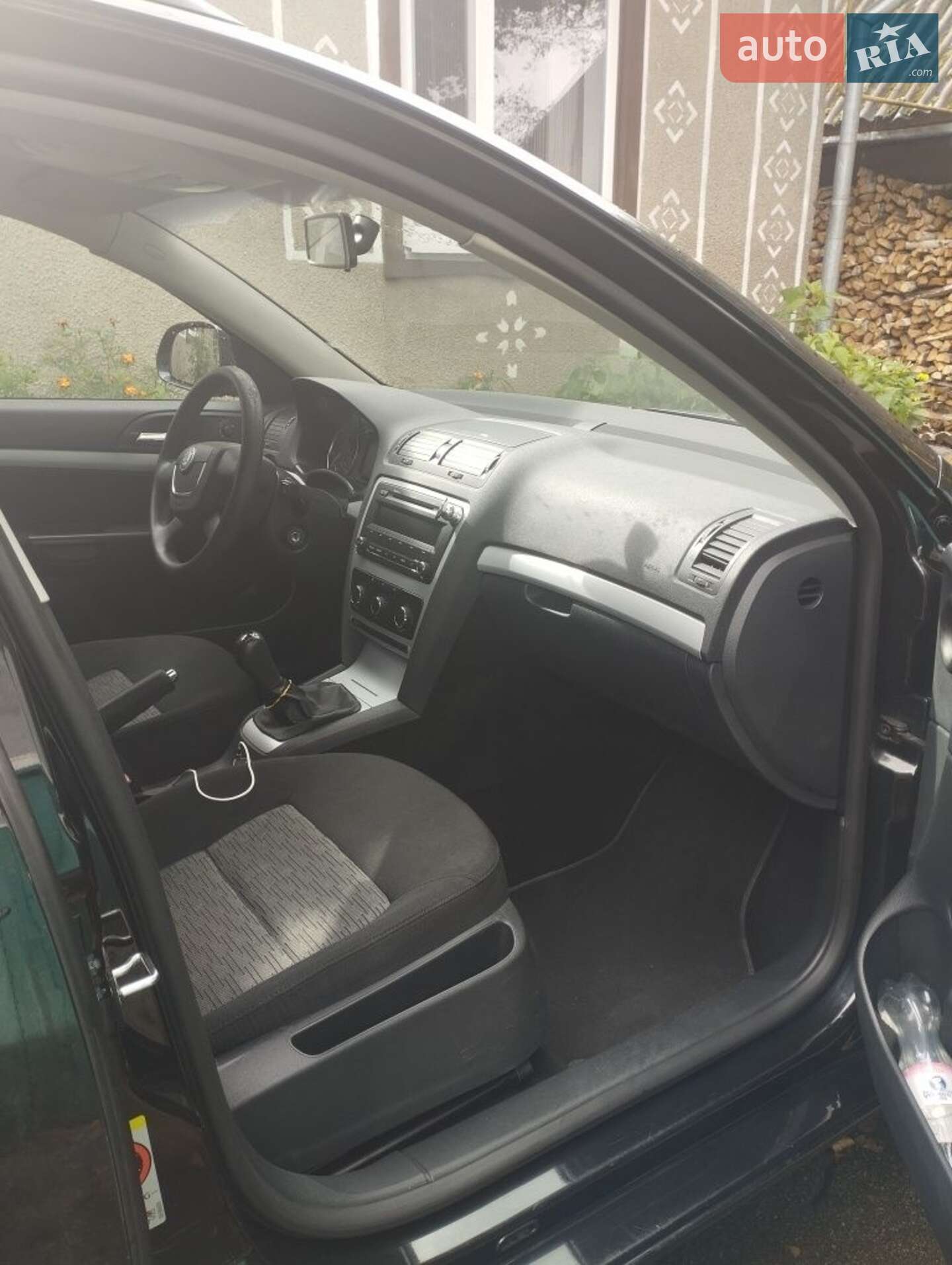 Skoda Octavia 2010 VIN TMBHJ61ZXA8031839 фото оголошення 2 з 24